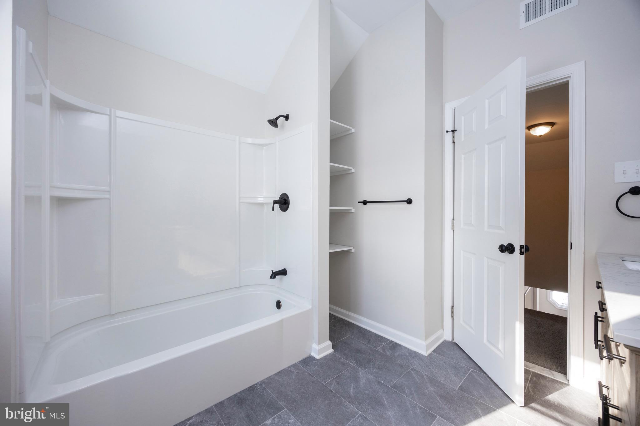 ROMAN VILLAGE - Residential