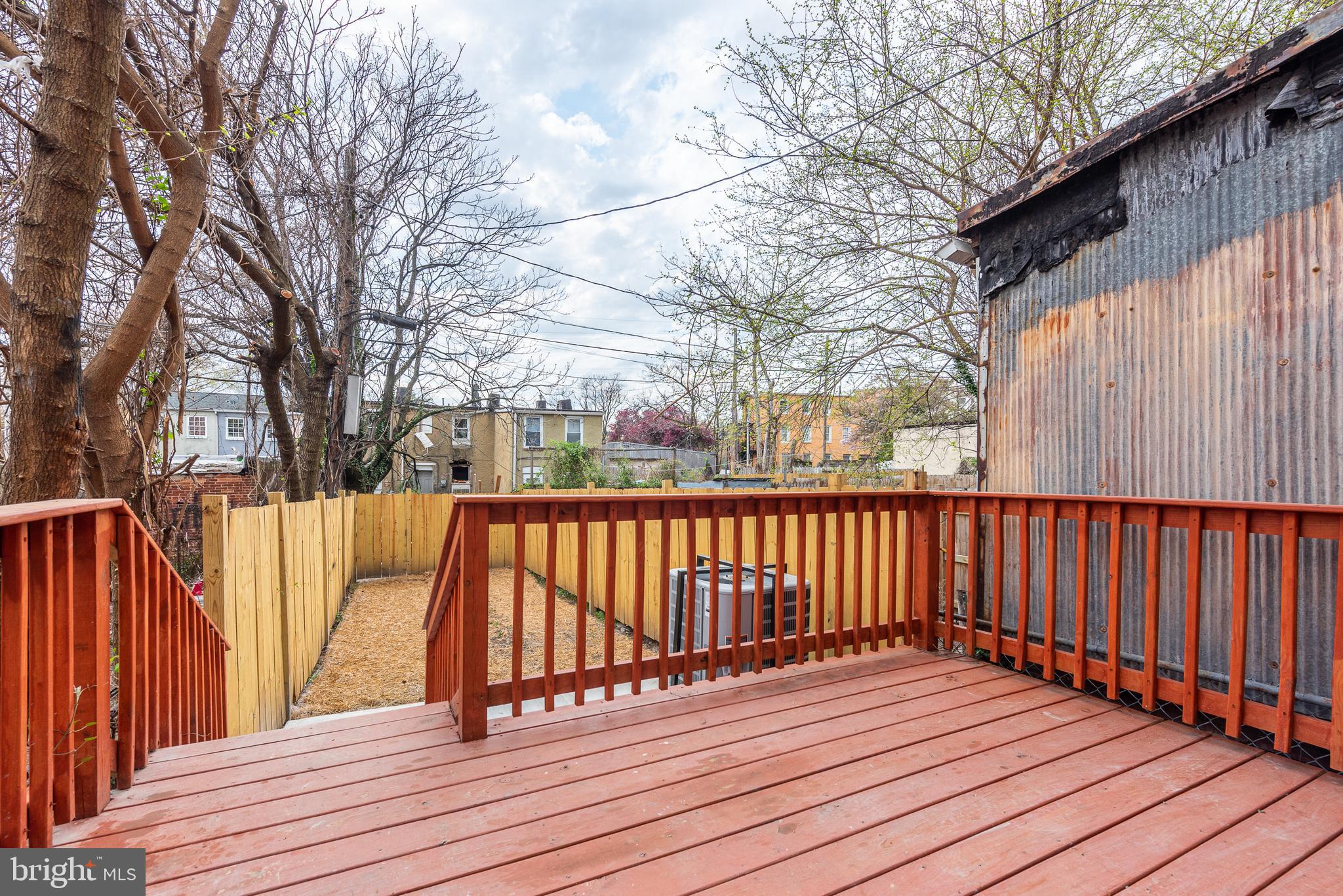 HOLLINS MARKET - Residential