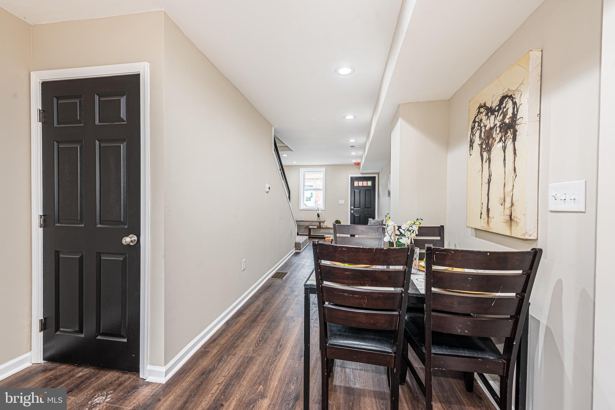 HOLLINS MARKET - Residential