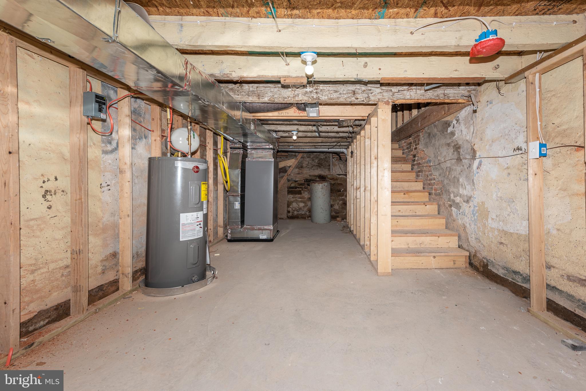 HOLLINS MARKET - Residential