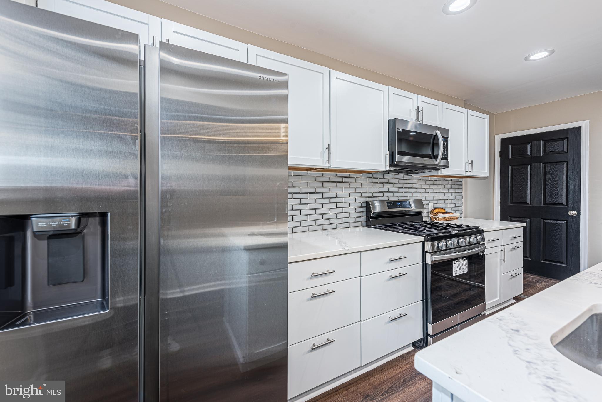 HOLLINS MARKET - Residential