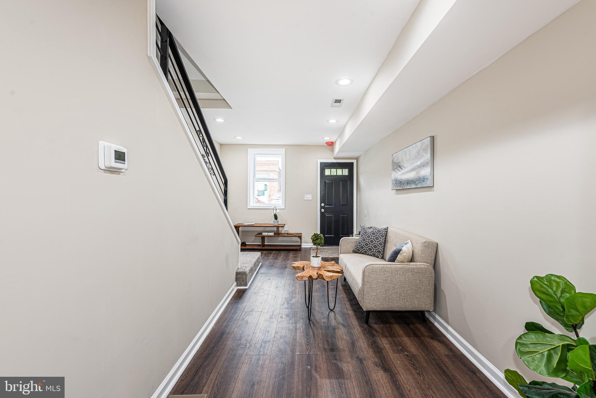 HOLLINS MARKET - Residential