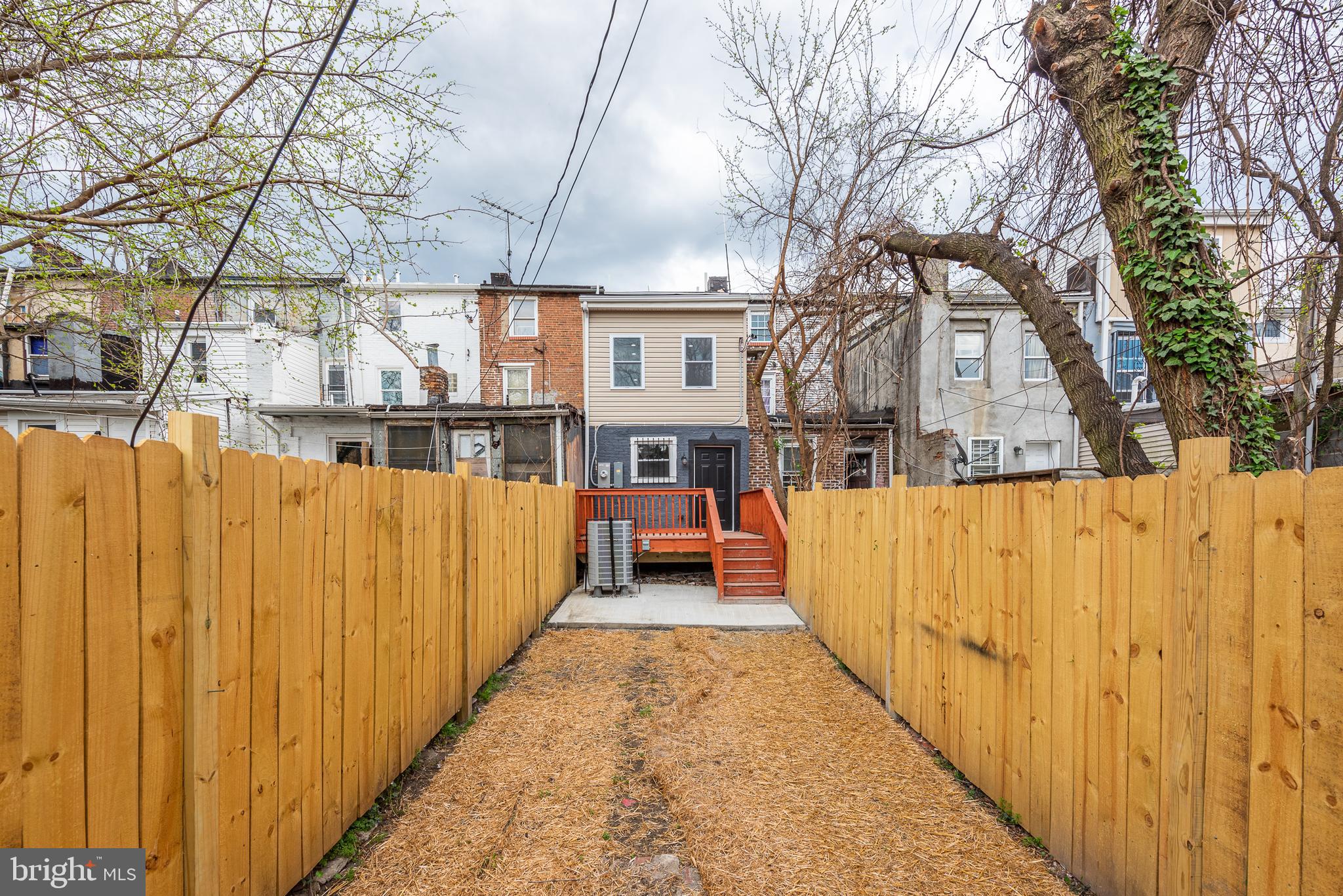 HOLLINS MARKET - Residential