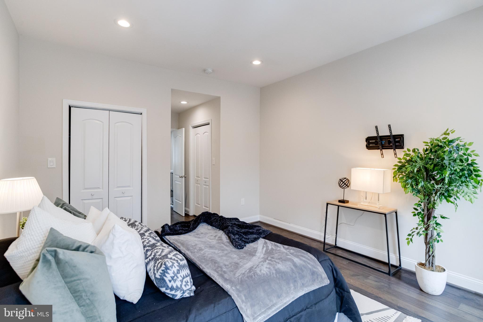 MCELDERRY PARK - Residential