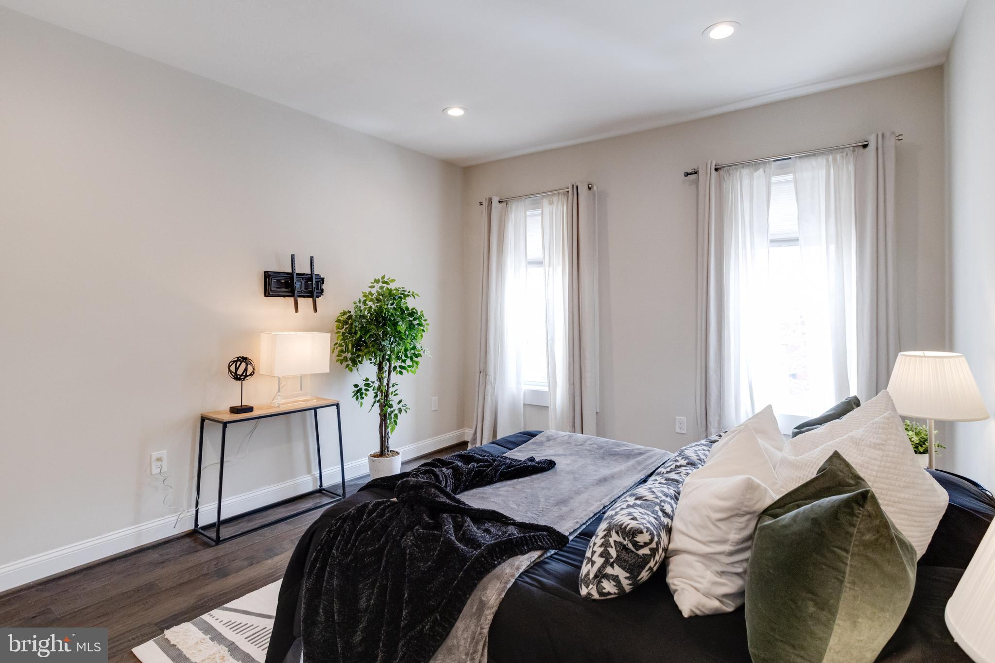 MCELDERRY PARK - Residential