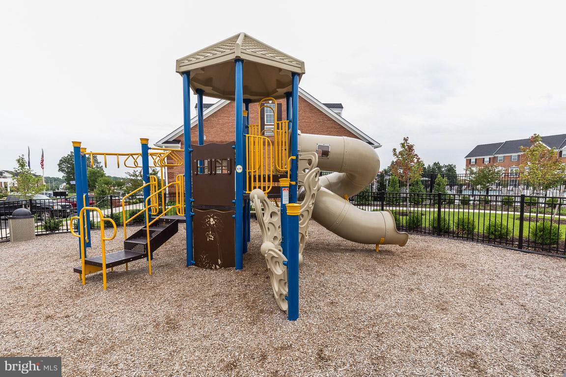 LOUDOUN VALLEY RIDGES - Residential Lease