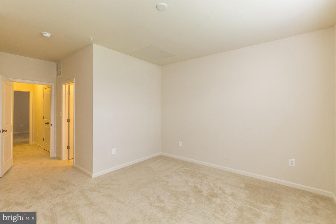 LOUDOUN VALLEY RIDGES - Residential Lease