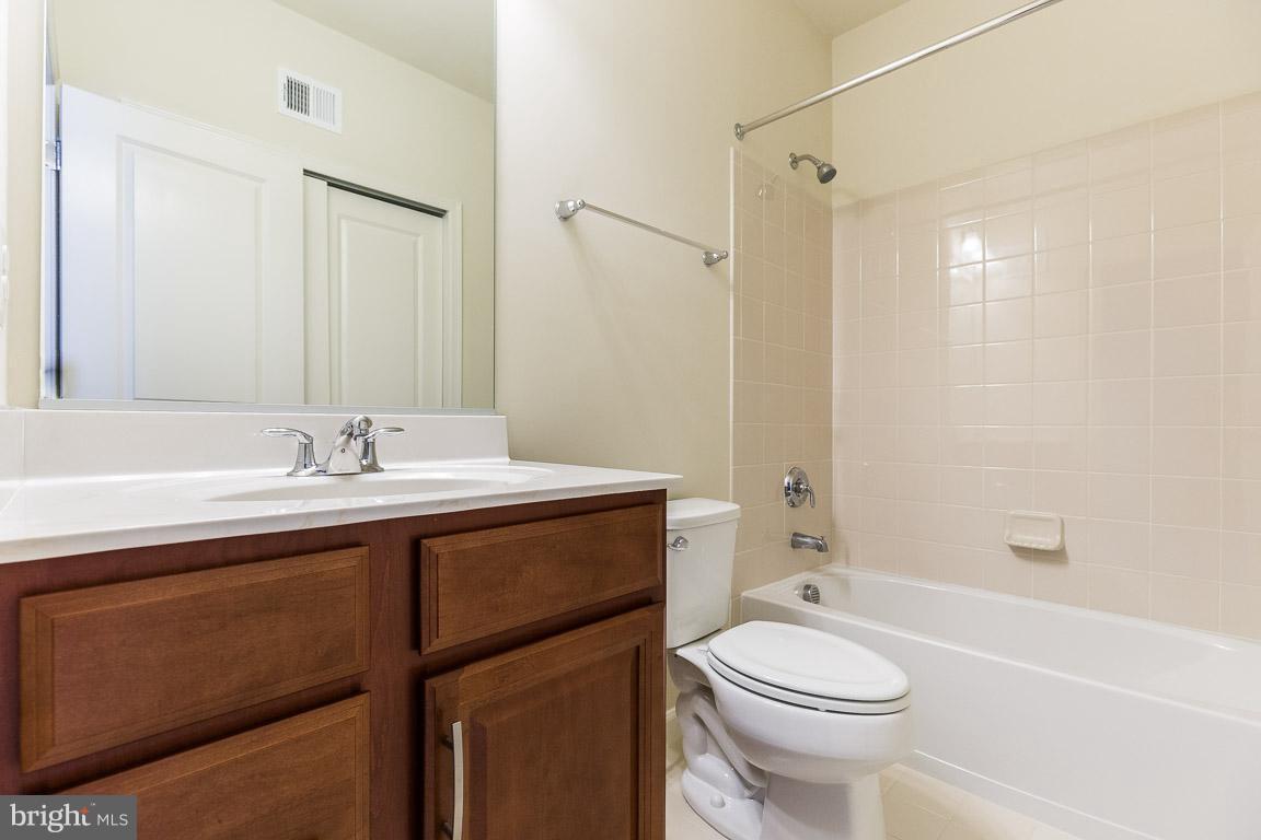 LOUDOUN VALLEY RIDGES - Residential Lease