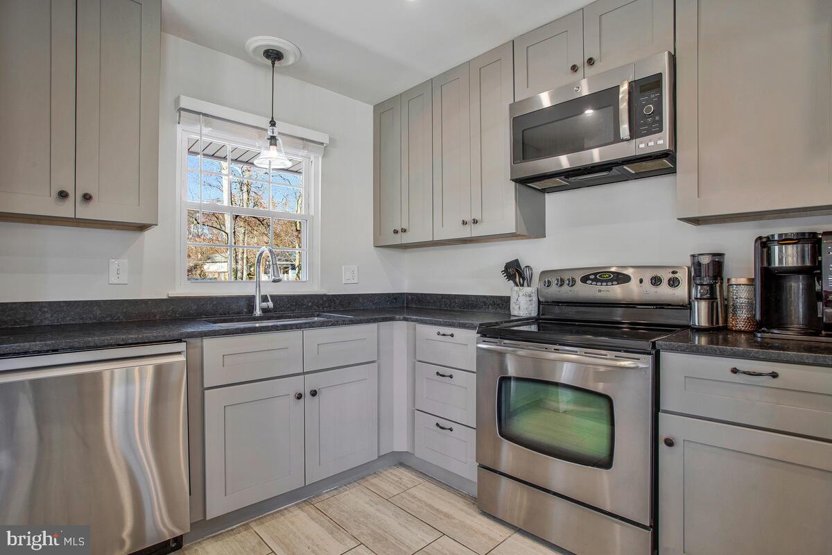 HILLSMERE ESTATES - Residential