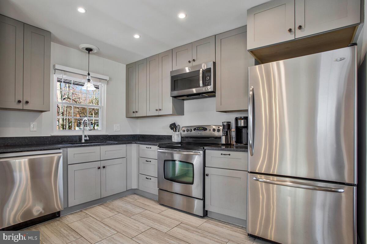 HILLSMERE ESTATES - Residential