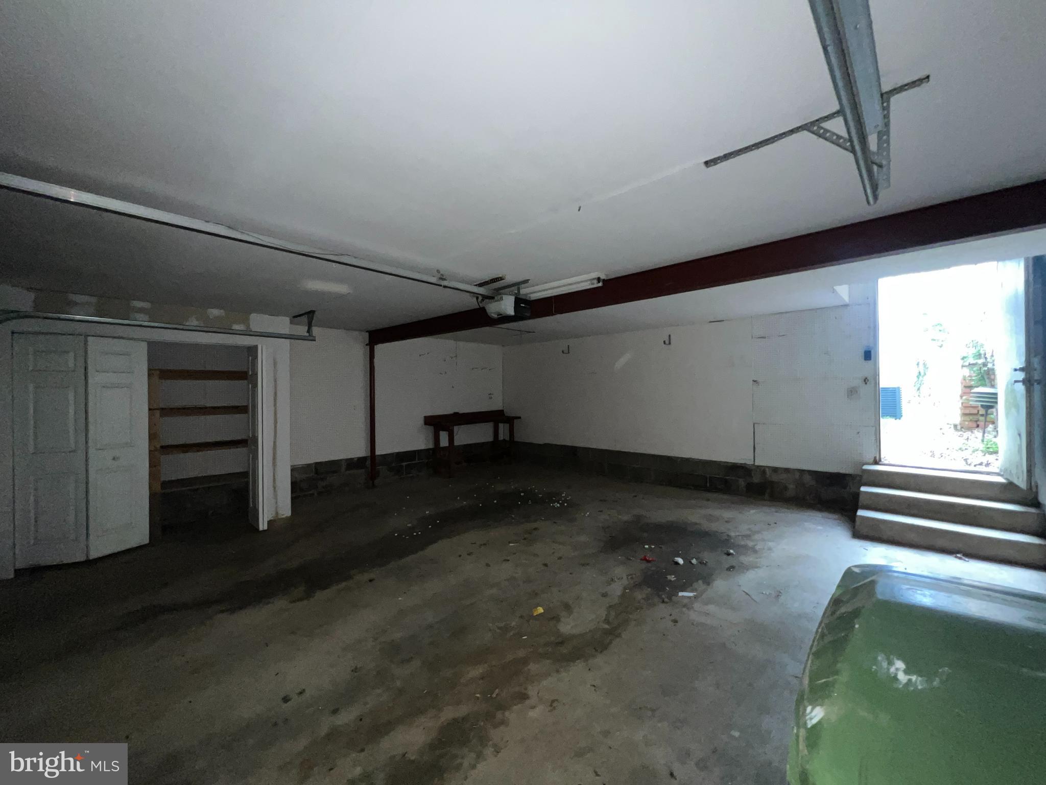 COURTS OF WHETSTONE - Residential