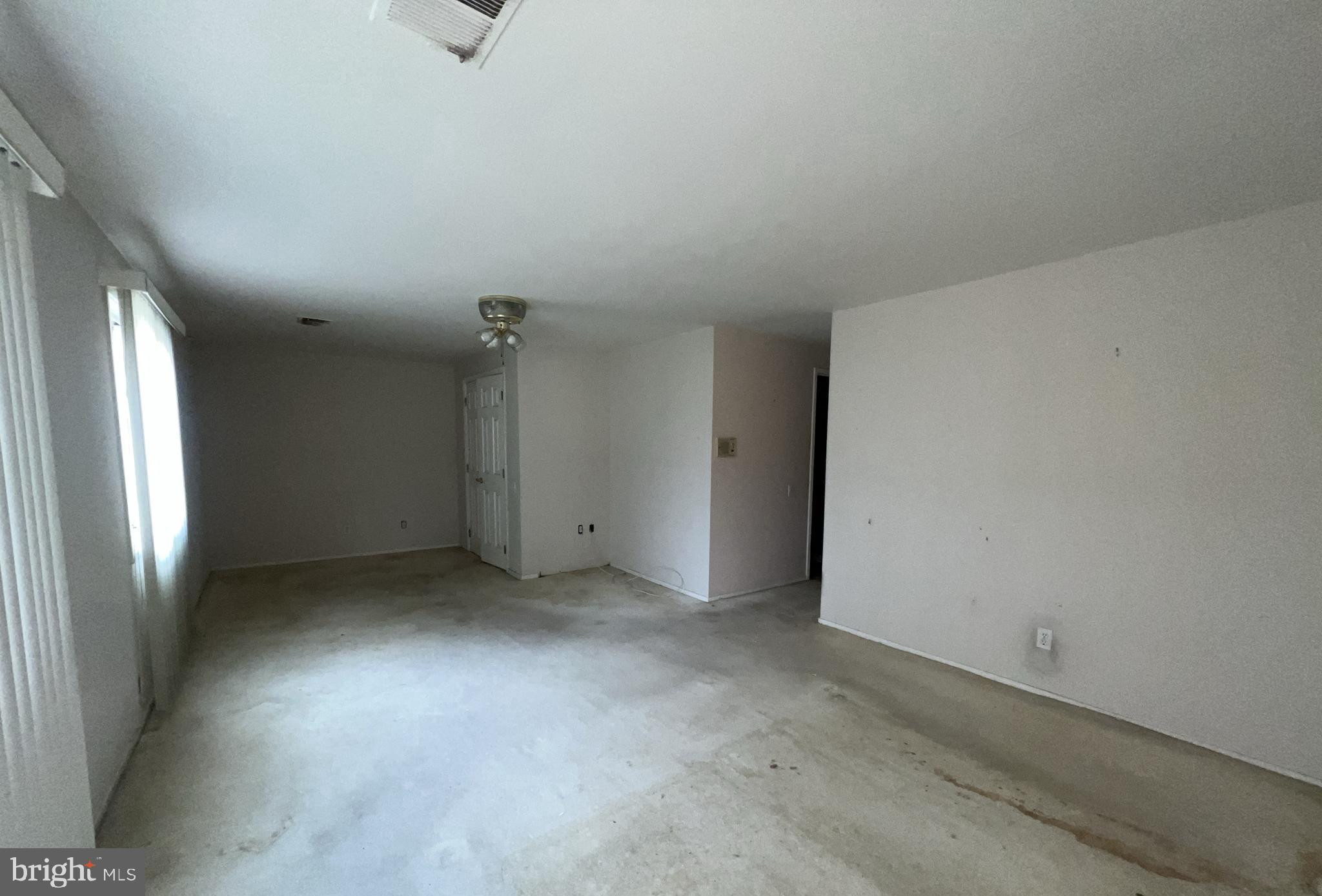 COURTS OF WHETSTONE - Residential