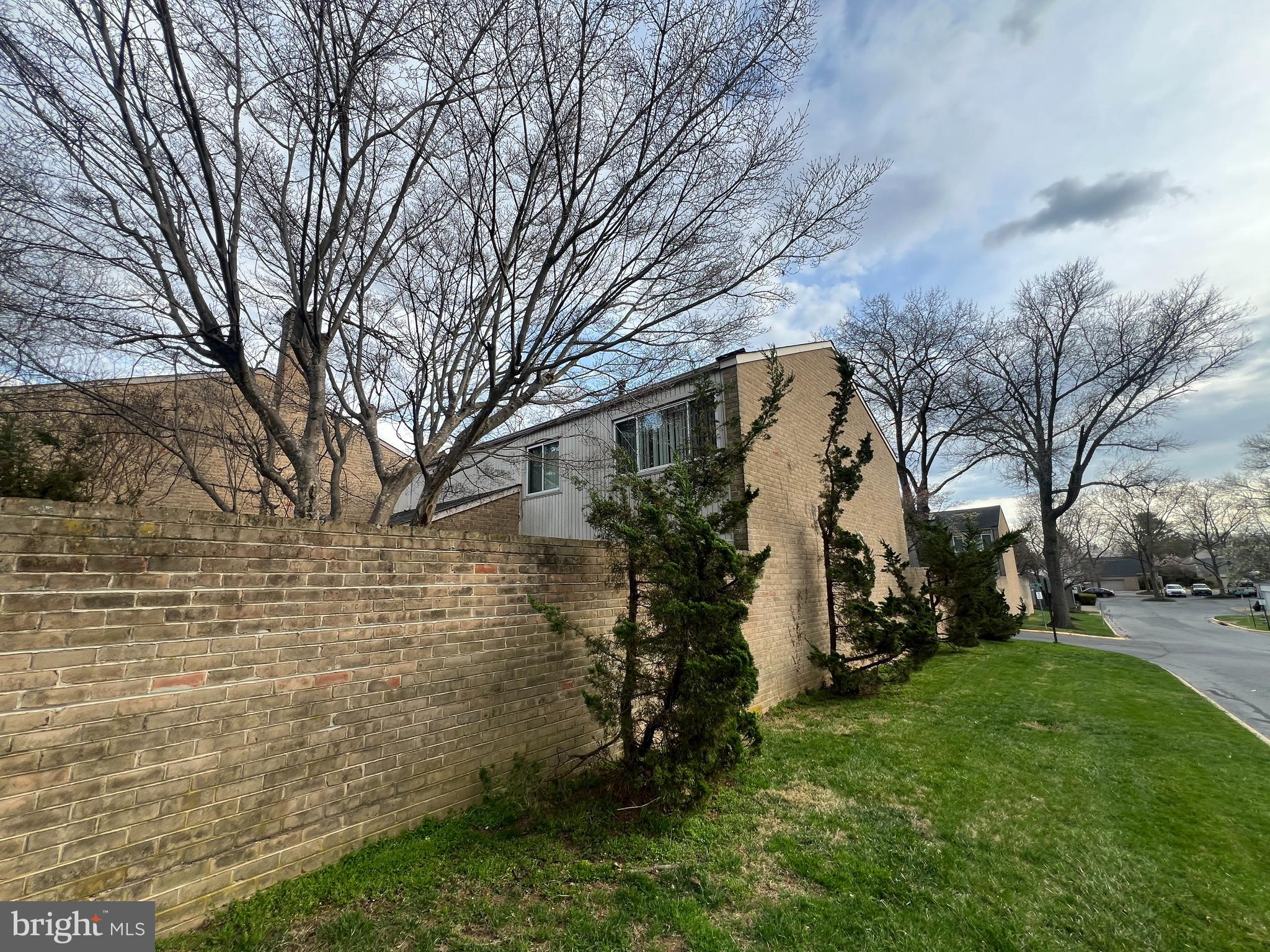 COURTS OF WHETSTONE - Residential