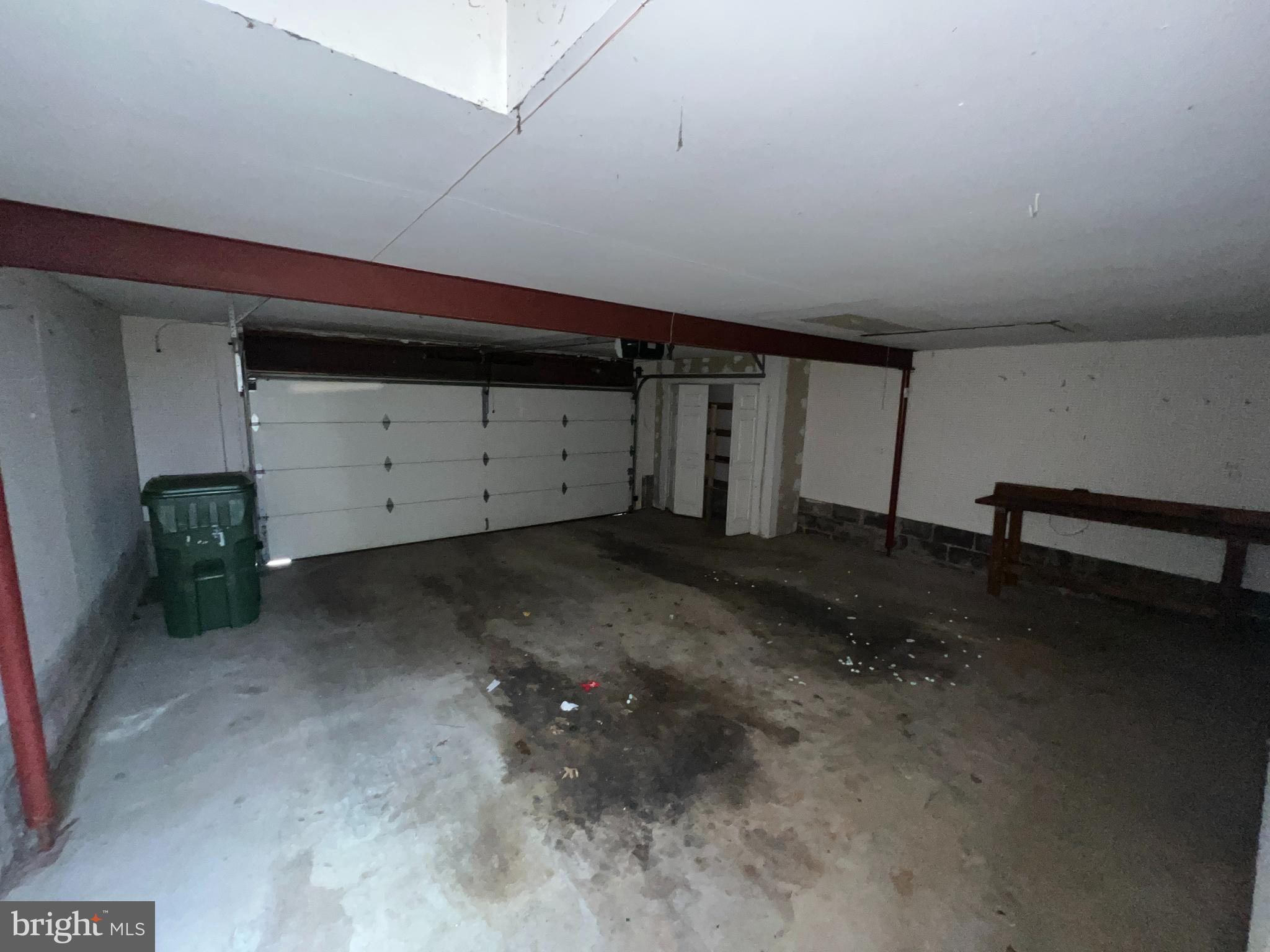 COURTS OF WHETSTONE - Residential