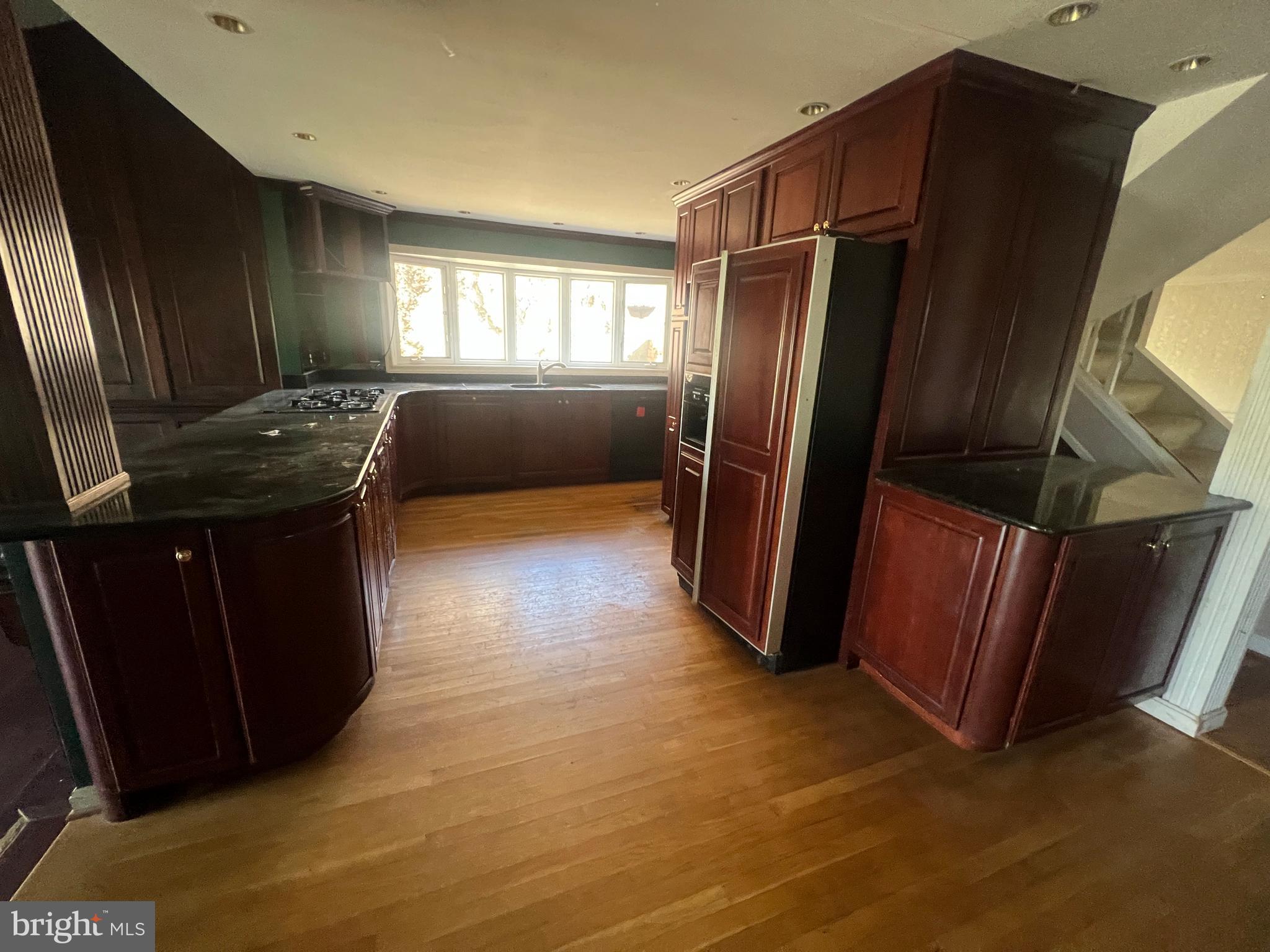 COURTS OF WHETSTONE - Residential