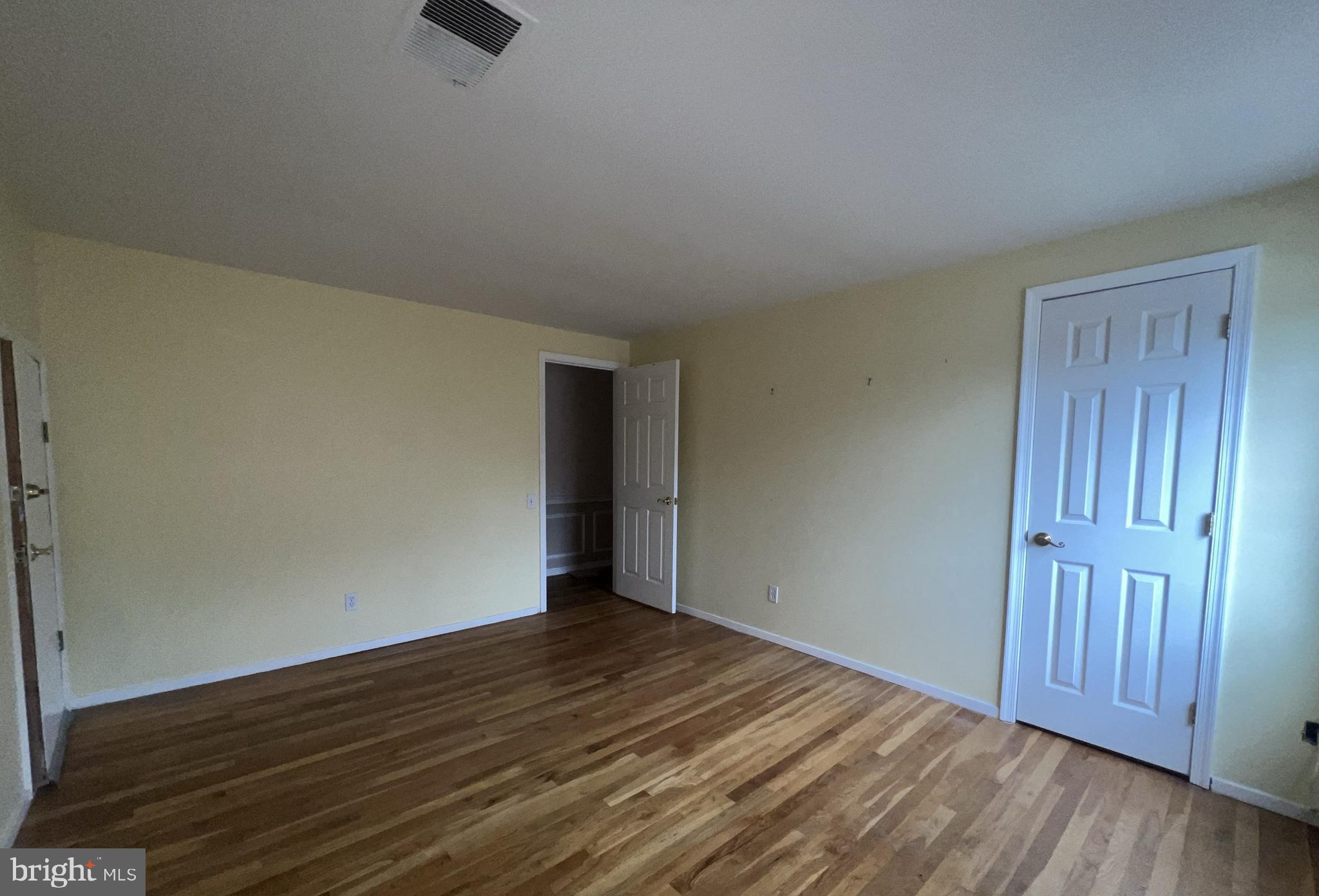 COURTS OF WHETSTONE - Residential