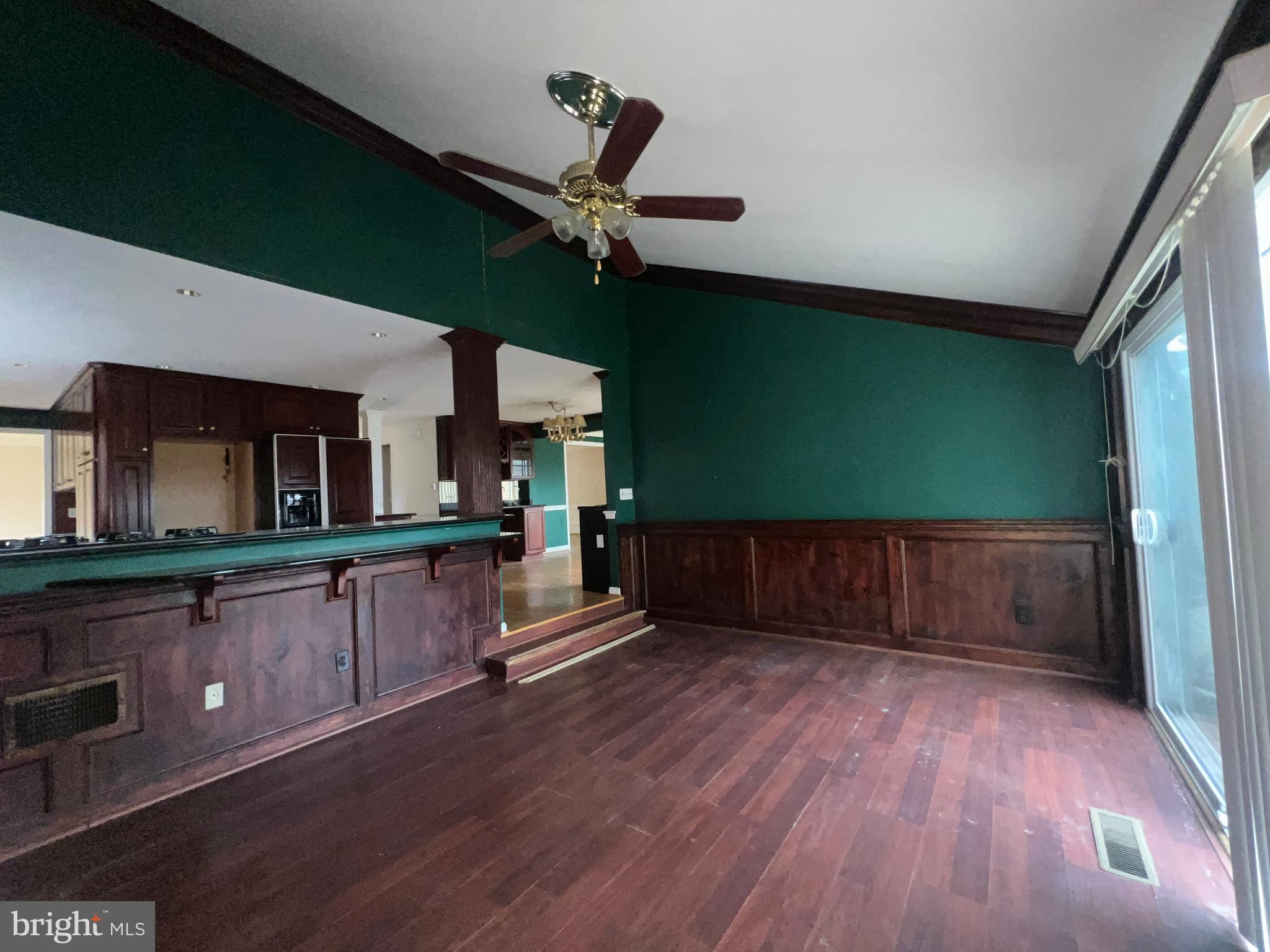 COURTS OF WHETSTONE - Residential