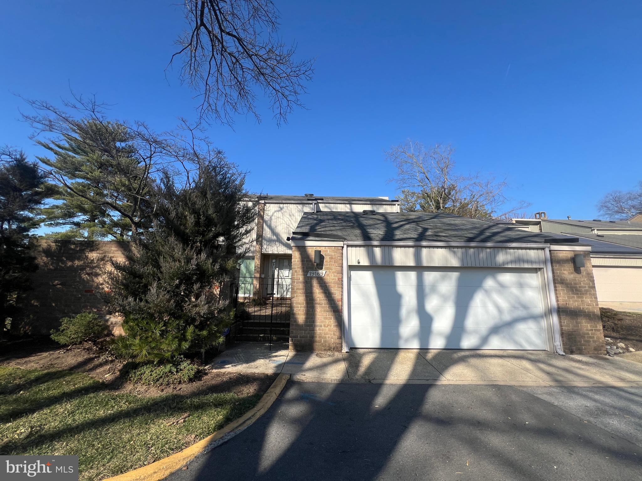 COURTS OF WHETSTONE - Residential