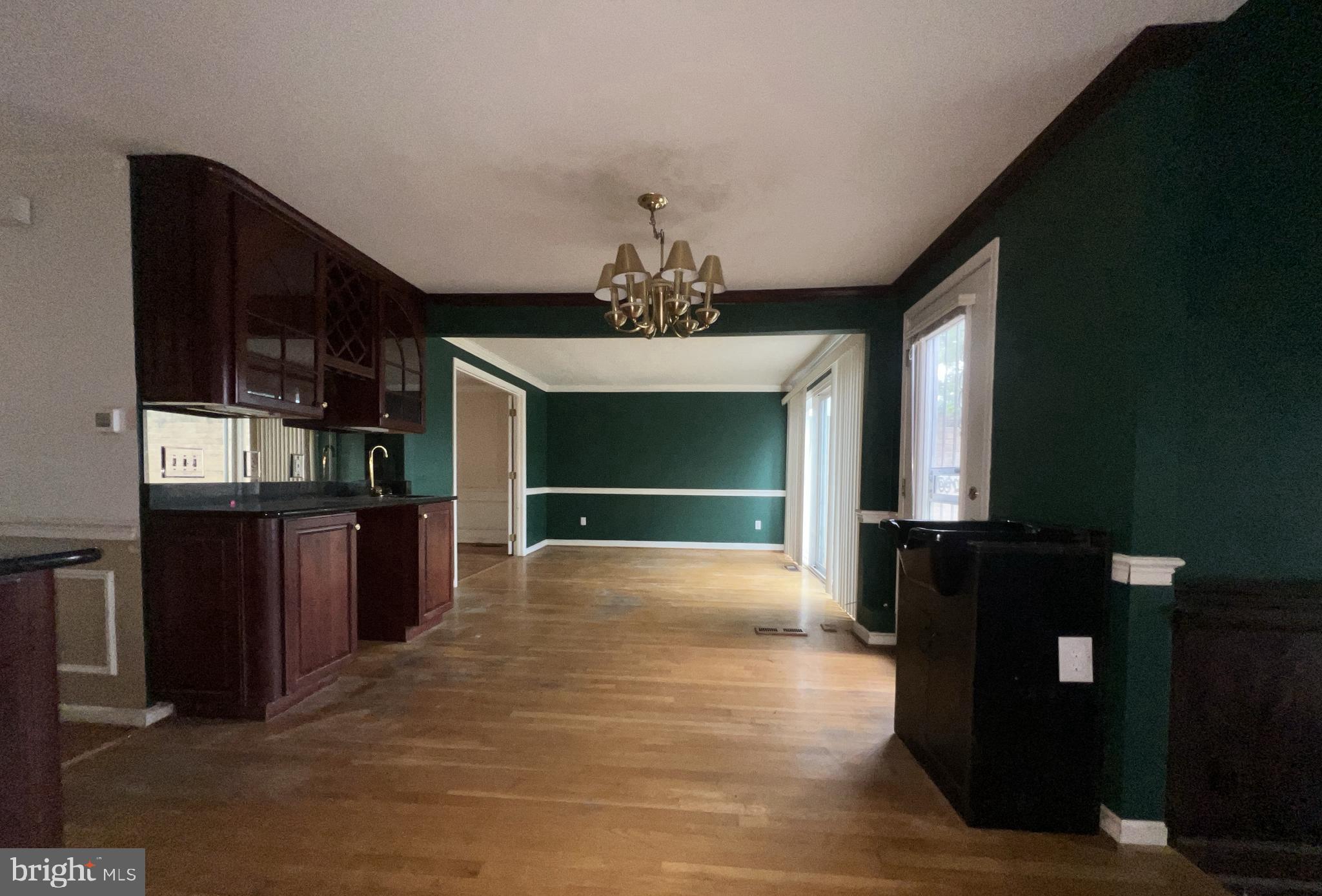 COURTS OF WHETSTONE - Residential