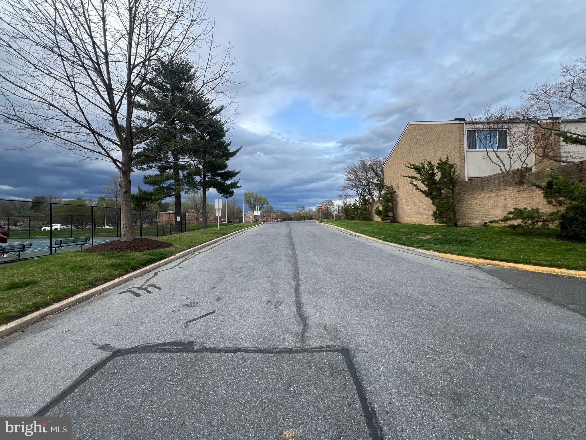 COURTS OF WHETSTONE - Residential