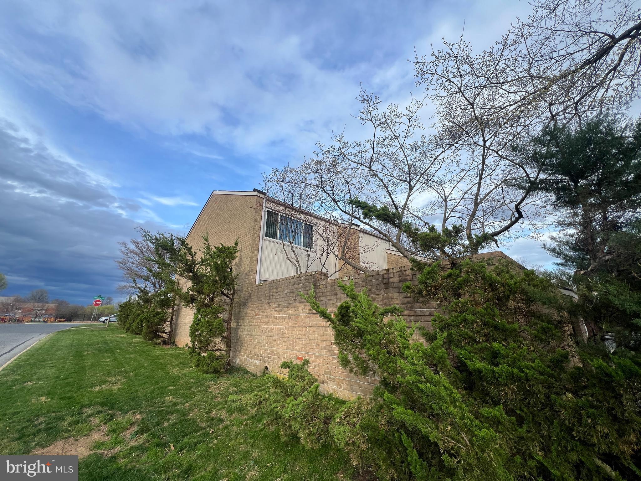 COURTS OF WHETSTONE - Residential