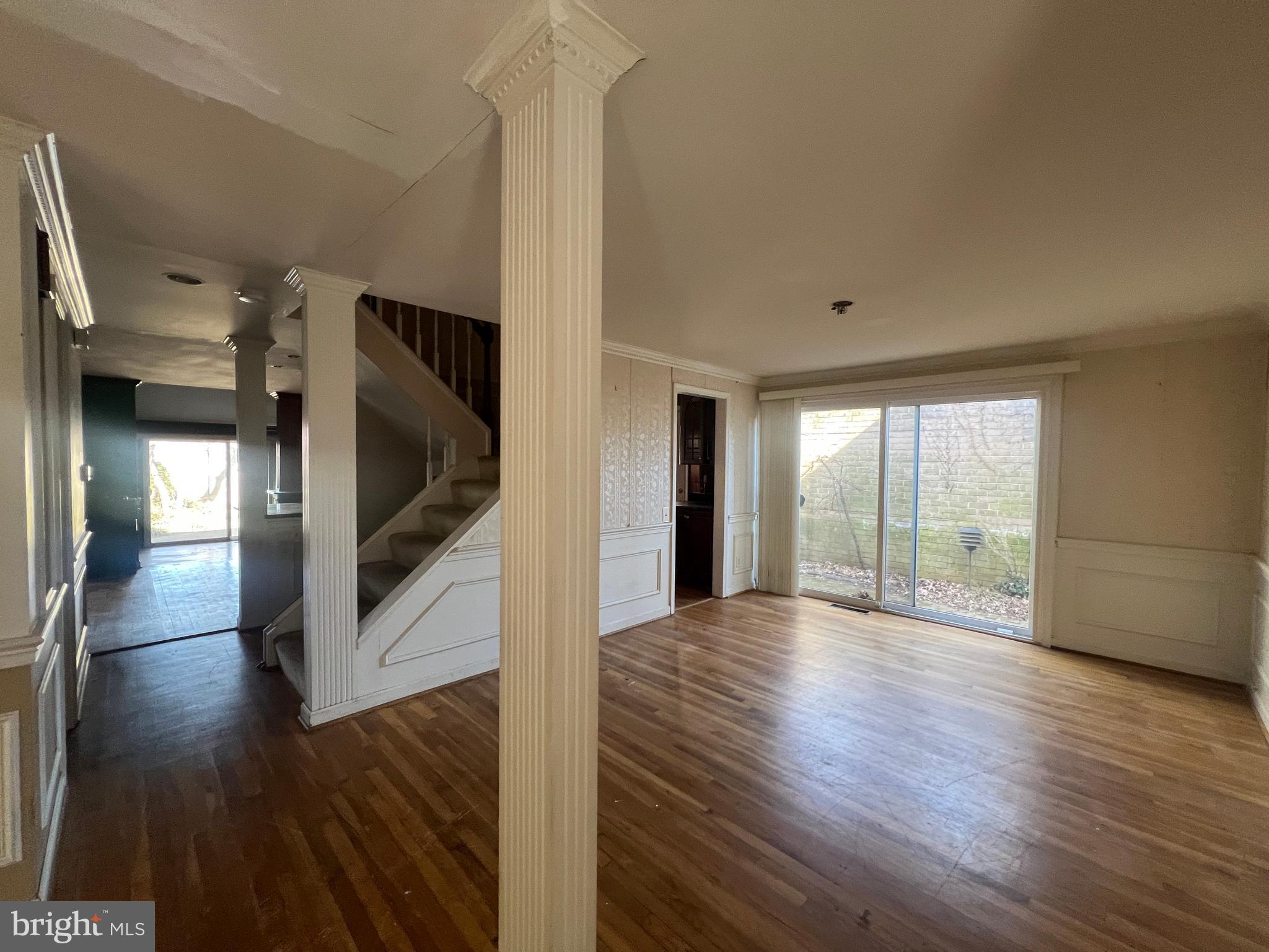 COURTS OF WHETSTONE - Residential