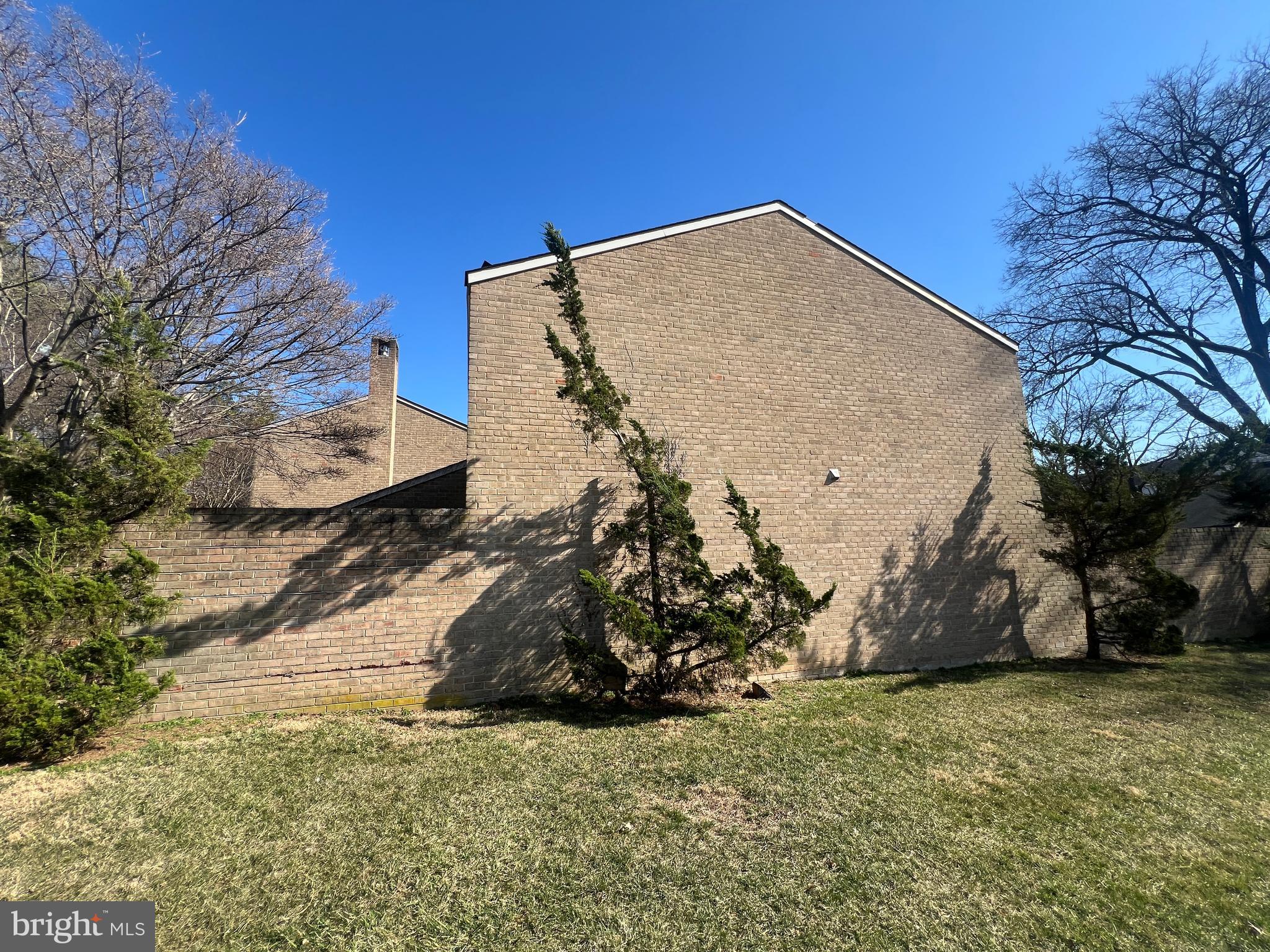 COURTS OF WHETSTONE - Residential