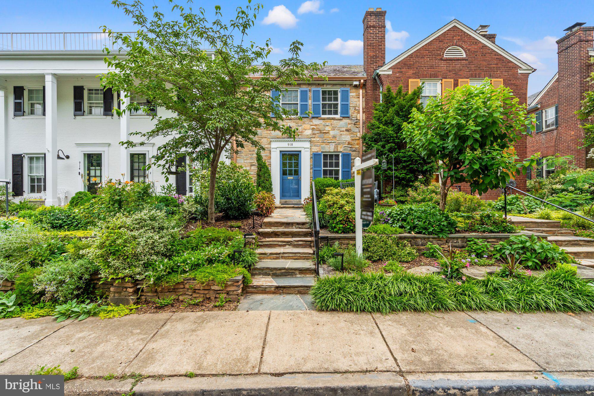 YATES GARDENS - Residential