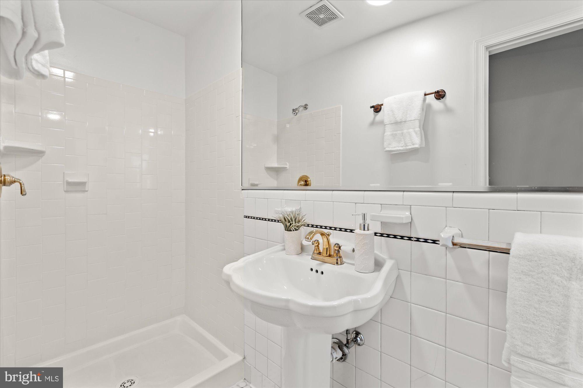 YATES GARDENS - Residential