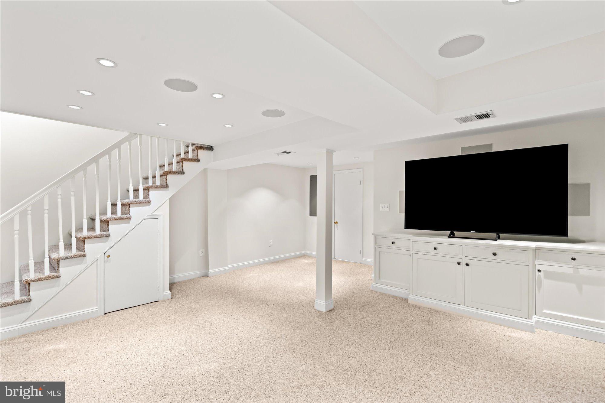 YATES GARDENS - Residential