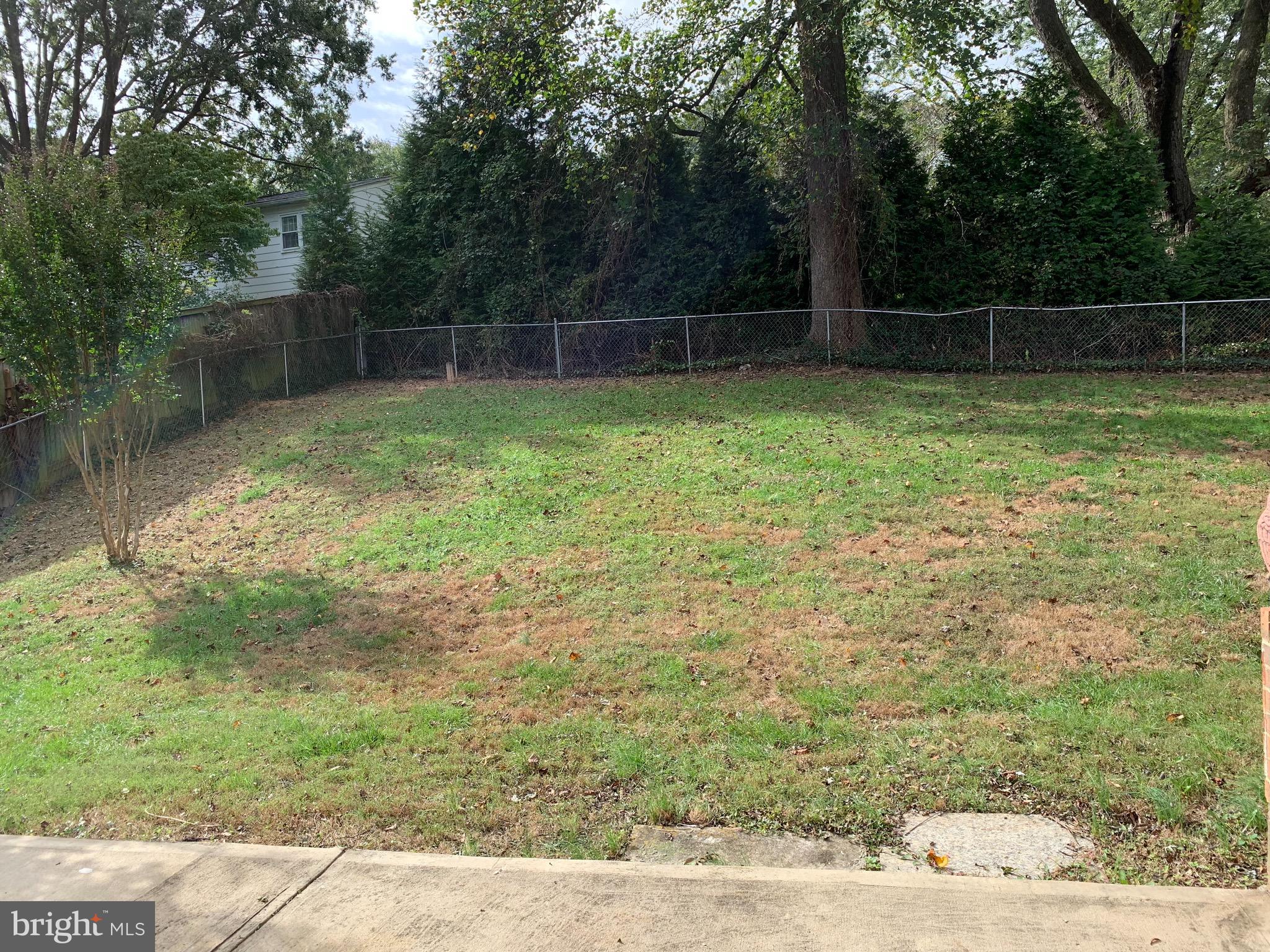 CHESTNUT KNOLLS - Residential Lease