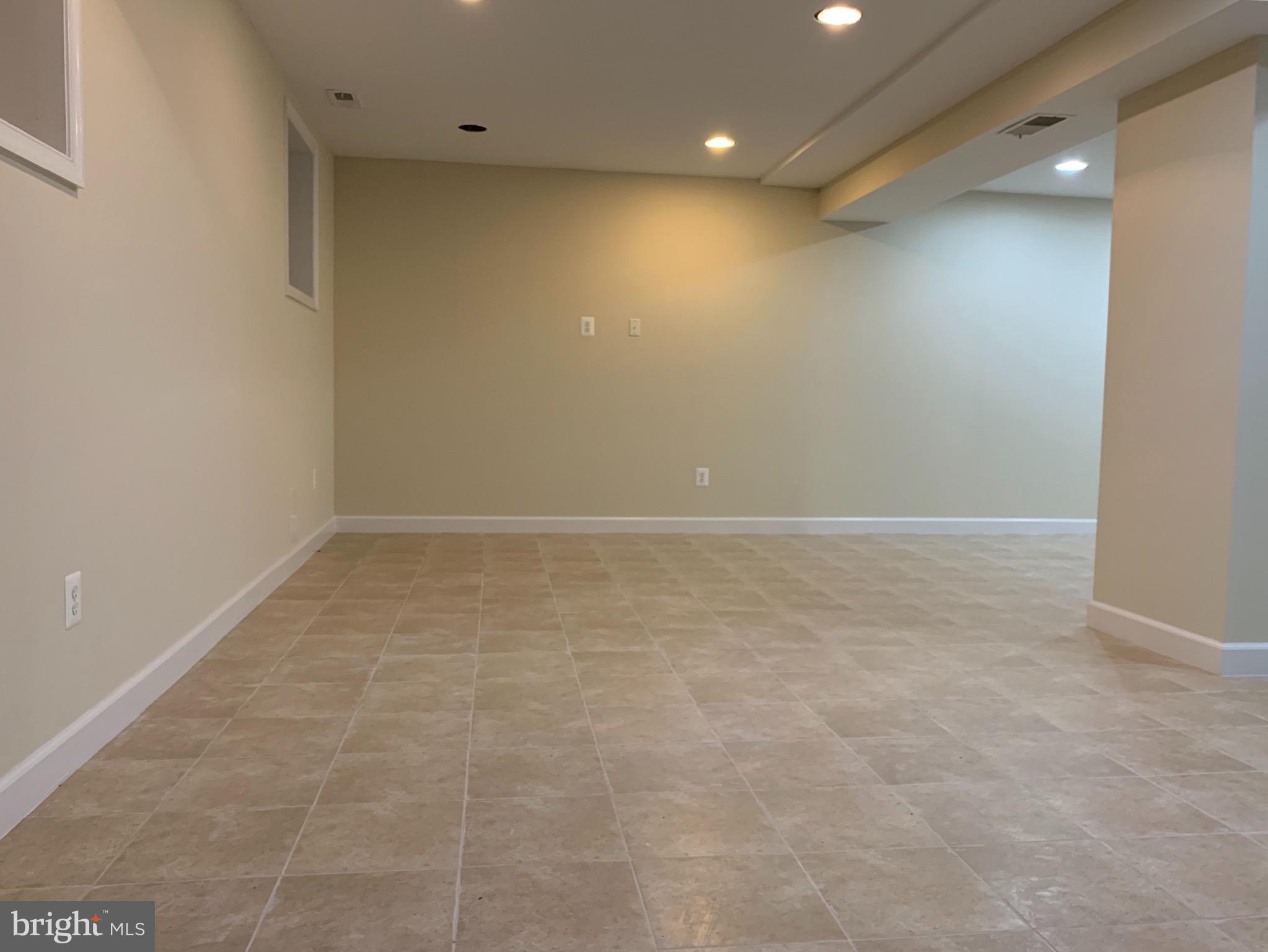 CHESTNUT KNOLLS - Residential Lease