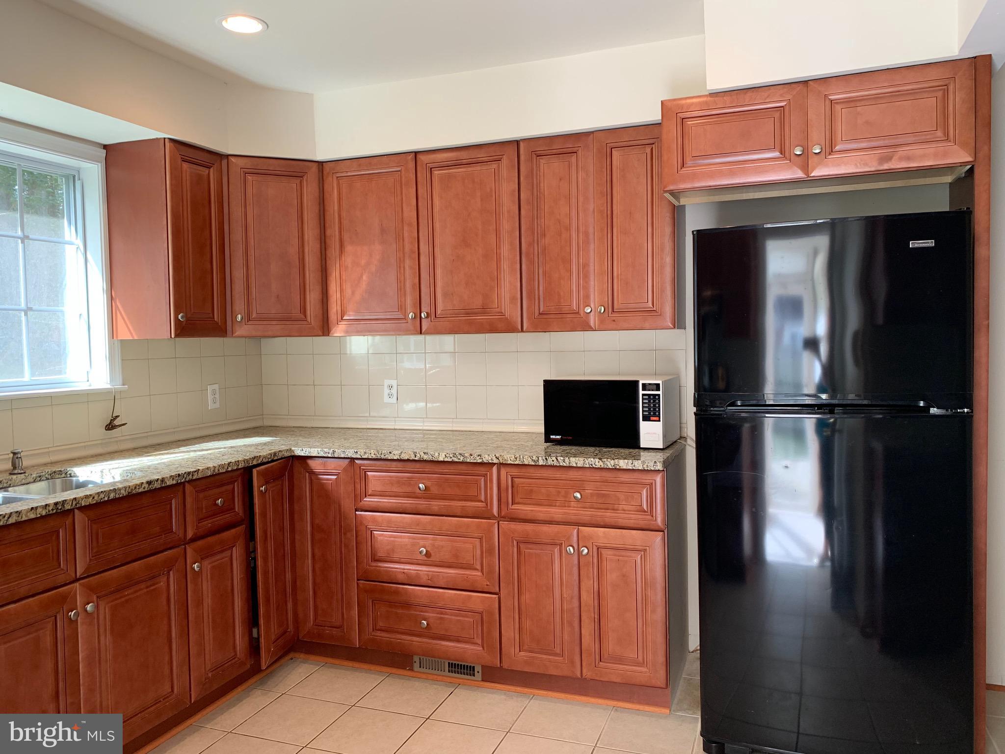 CHESTNUT KNOLLS - Residential Lease