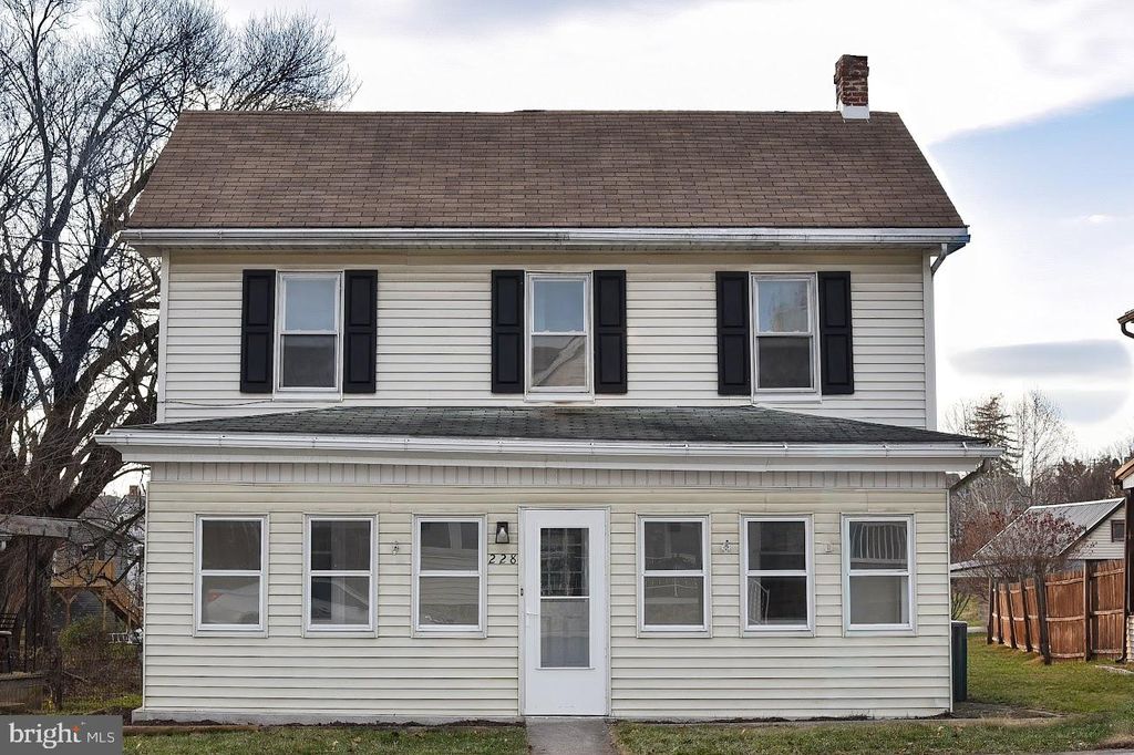 Photo of 228 Hamilton Avenue, WAYNESBORO, PA 17268 (MLS # PAFL2031328)