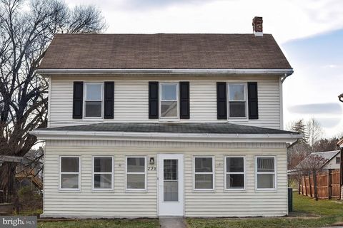 228 HAMILTON AVENUE WAYNESBORO PA 17268