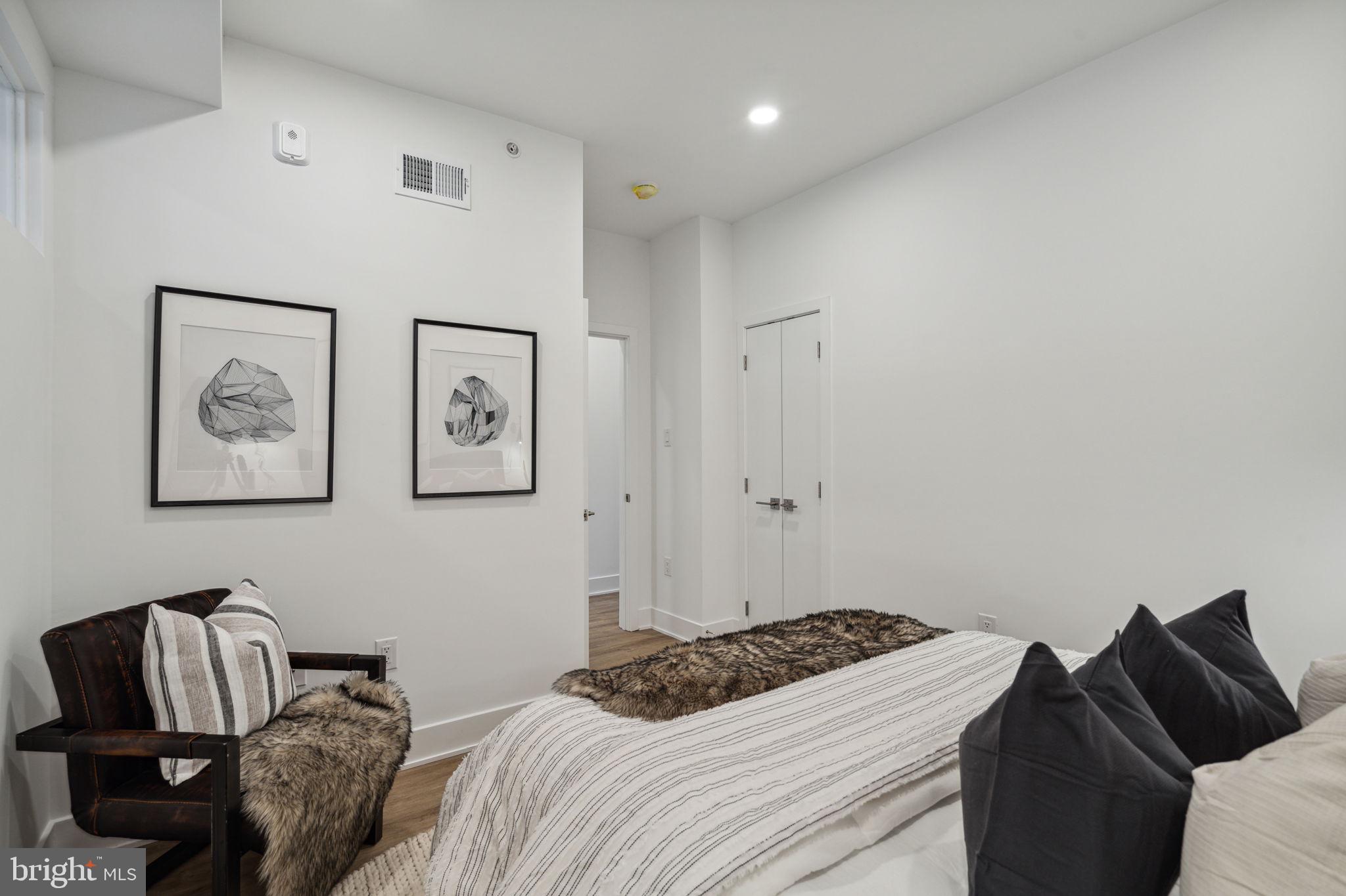 YORKTOWN - Residential Lease