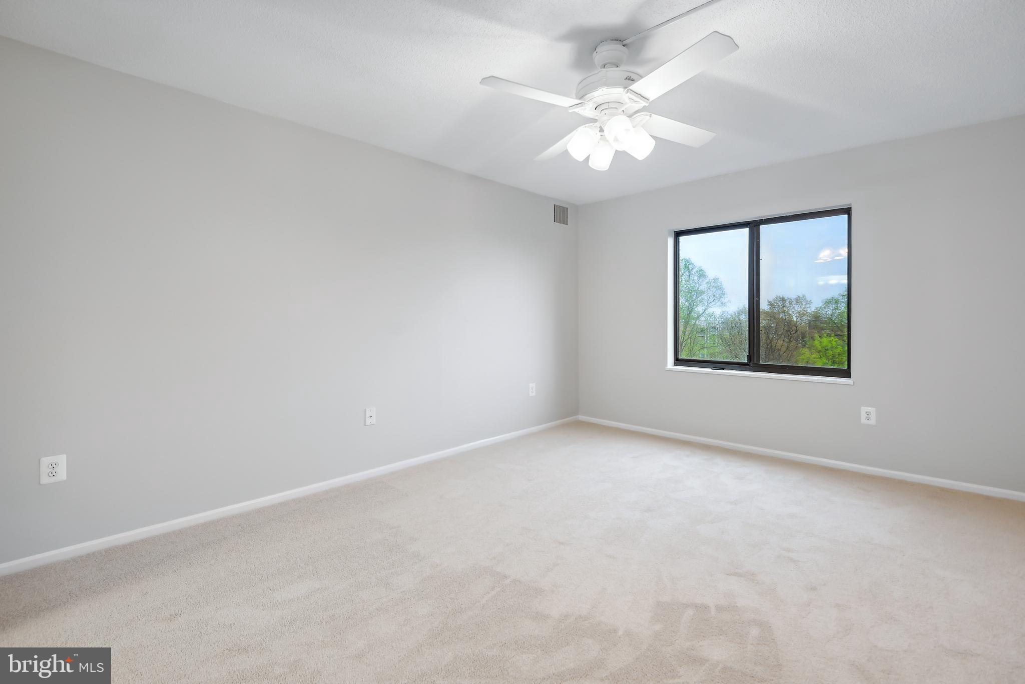 LEISURE WORLD - Residential