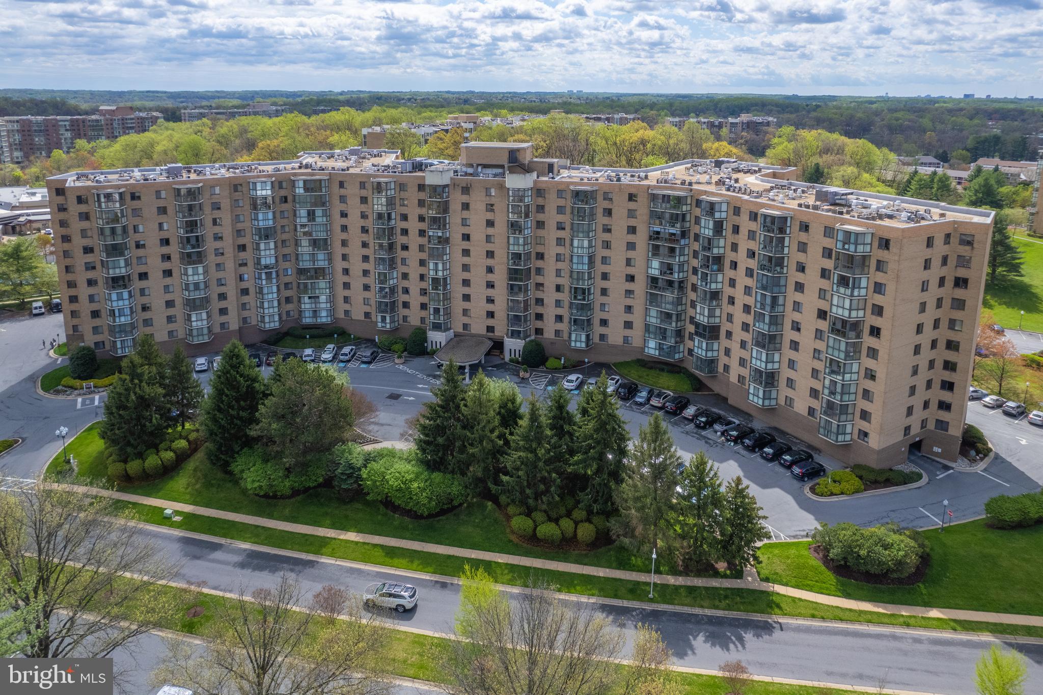 LEISURE WORLD - Residential