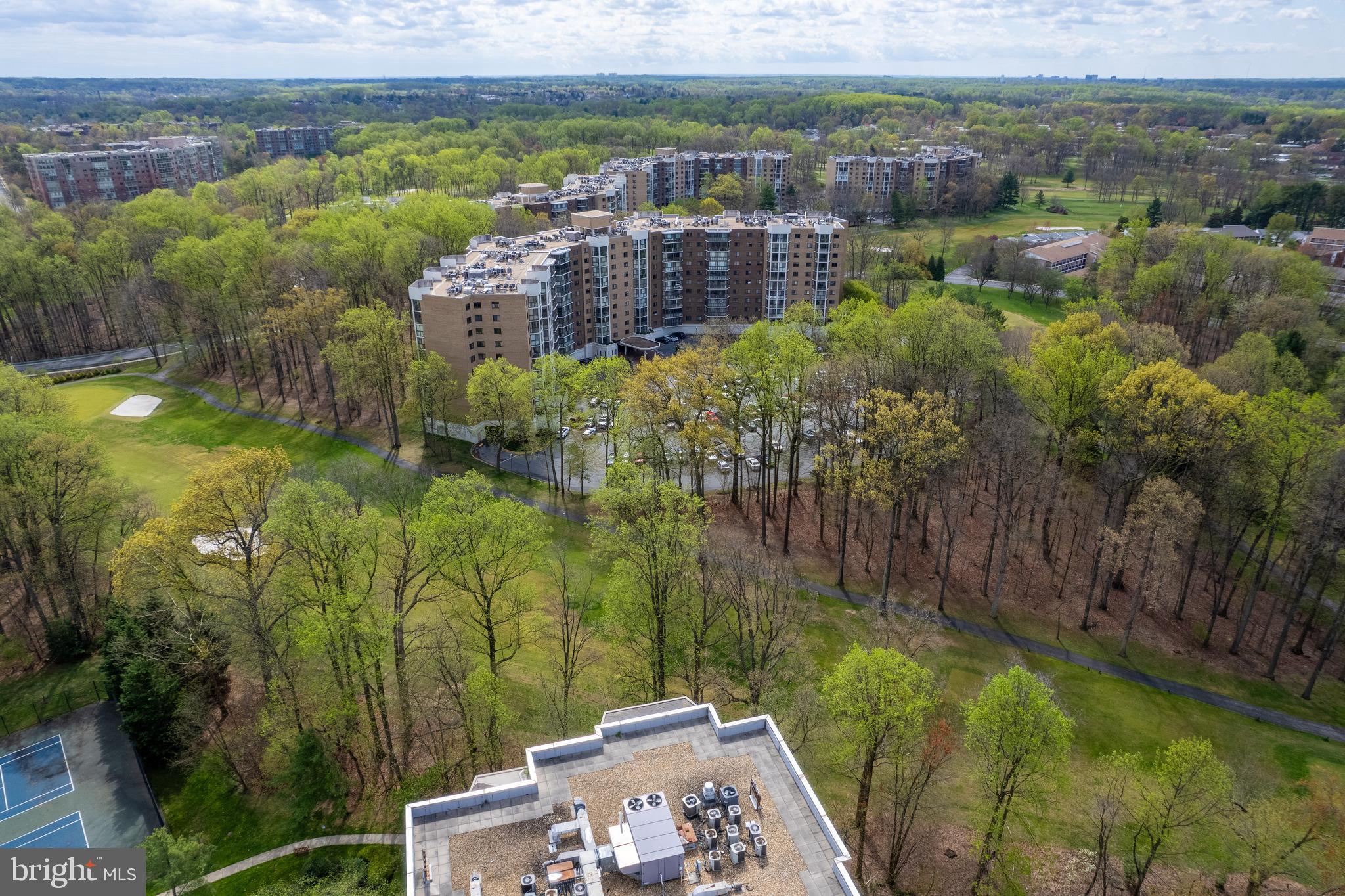 LEISURE WORLD - Residential