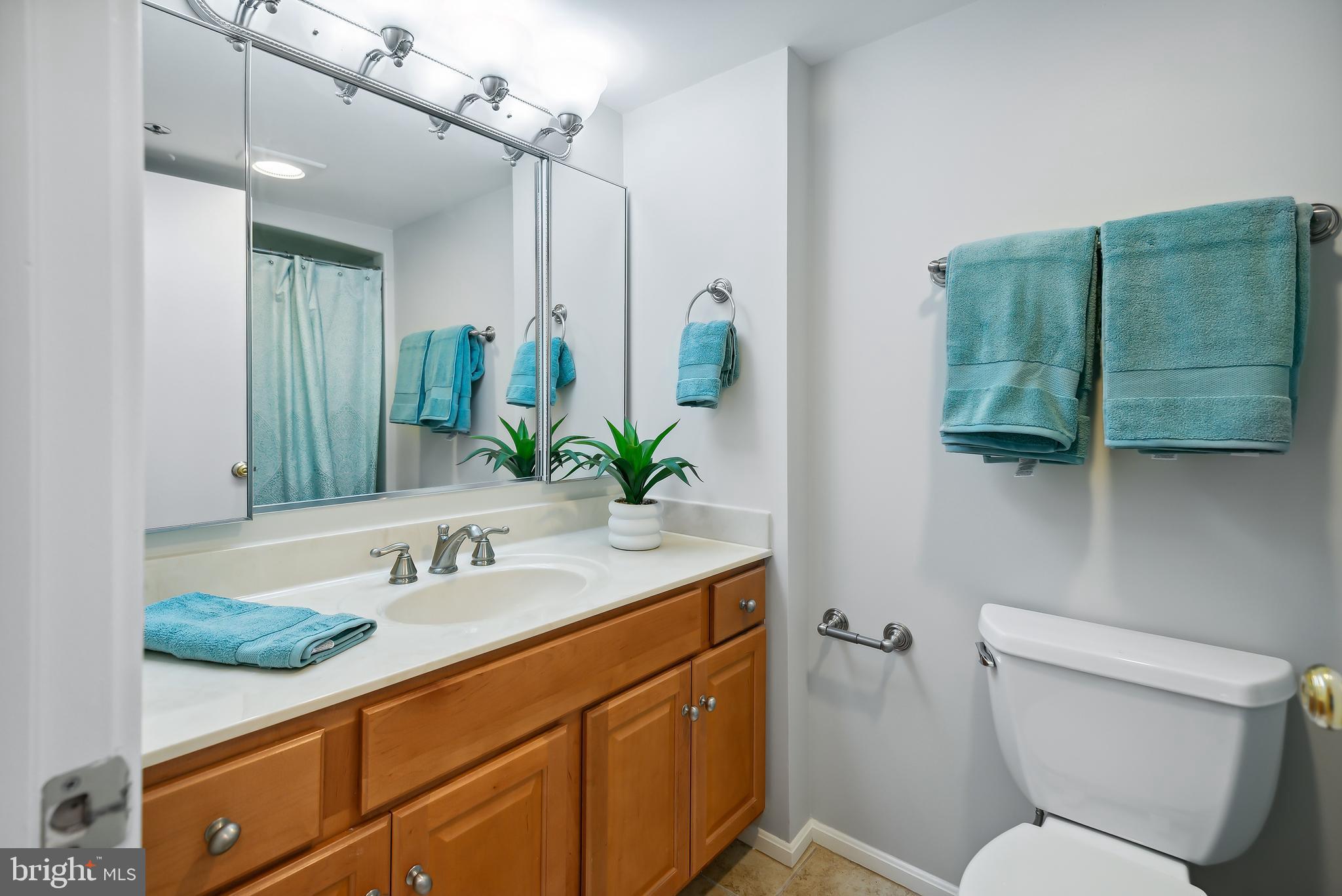 LEISURE WORLD - Residential