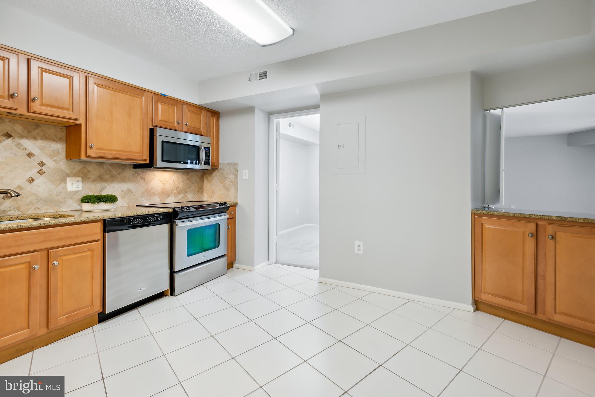 LEISURE WORLD - Residential