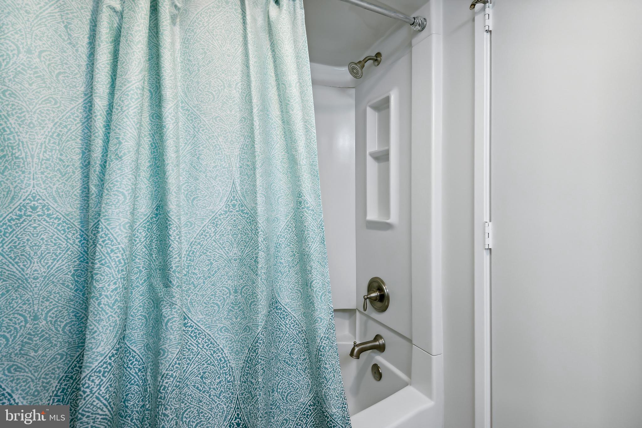 LEISURE WORLD - Residential