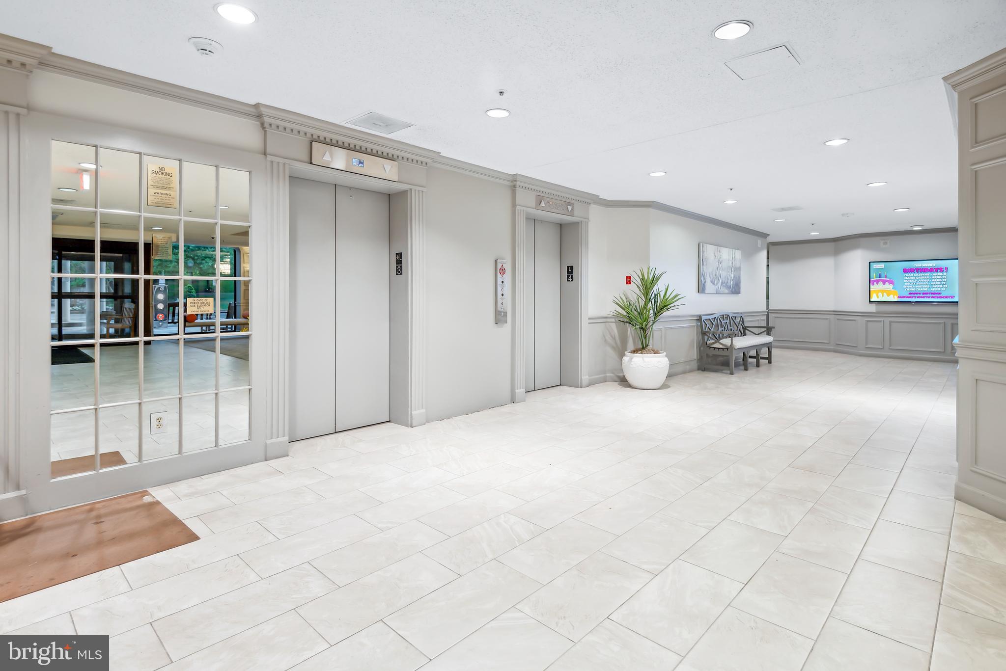 LEISURE WORLD - Residential