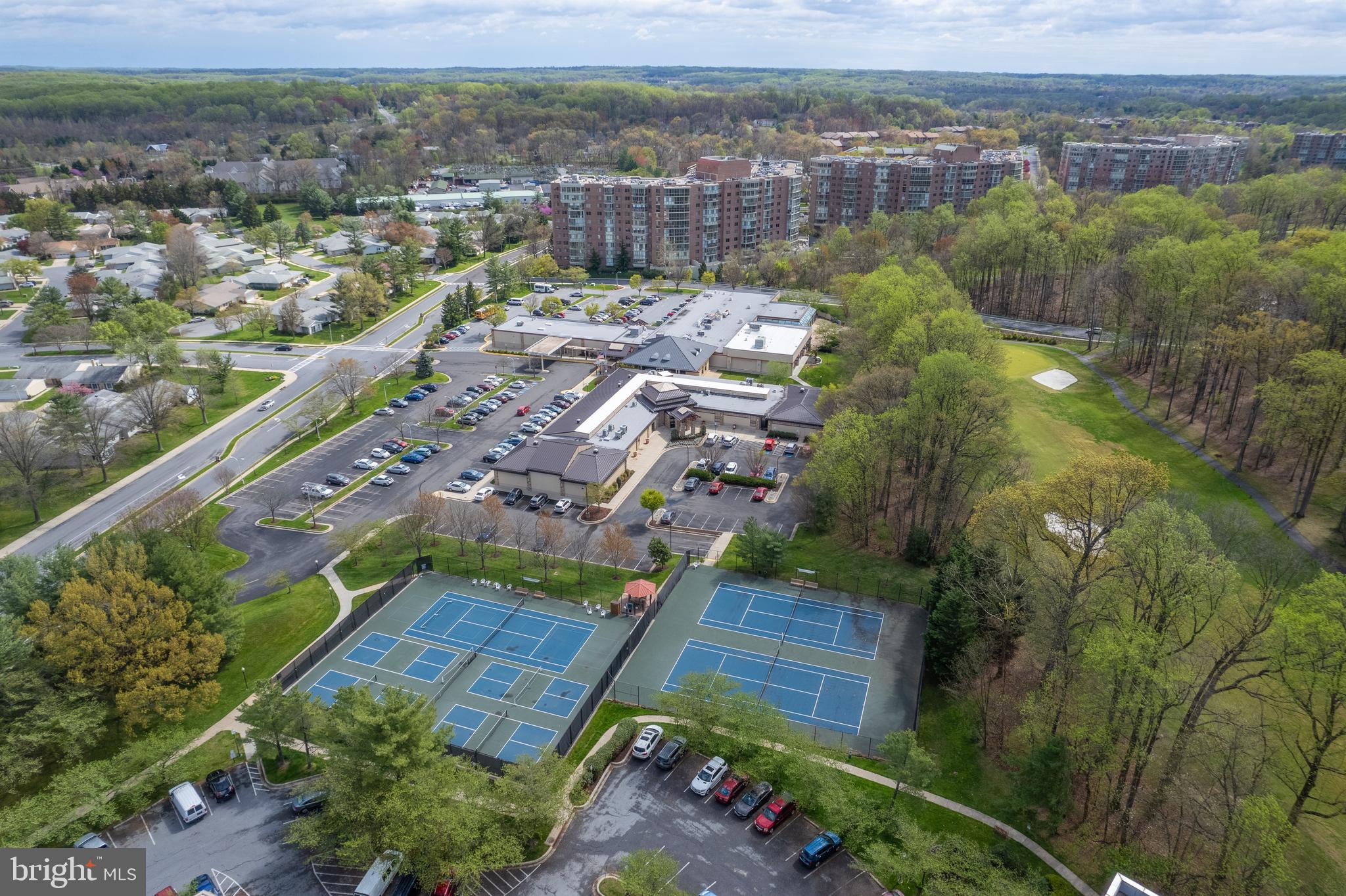 LEISURE WORLD - Residential