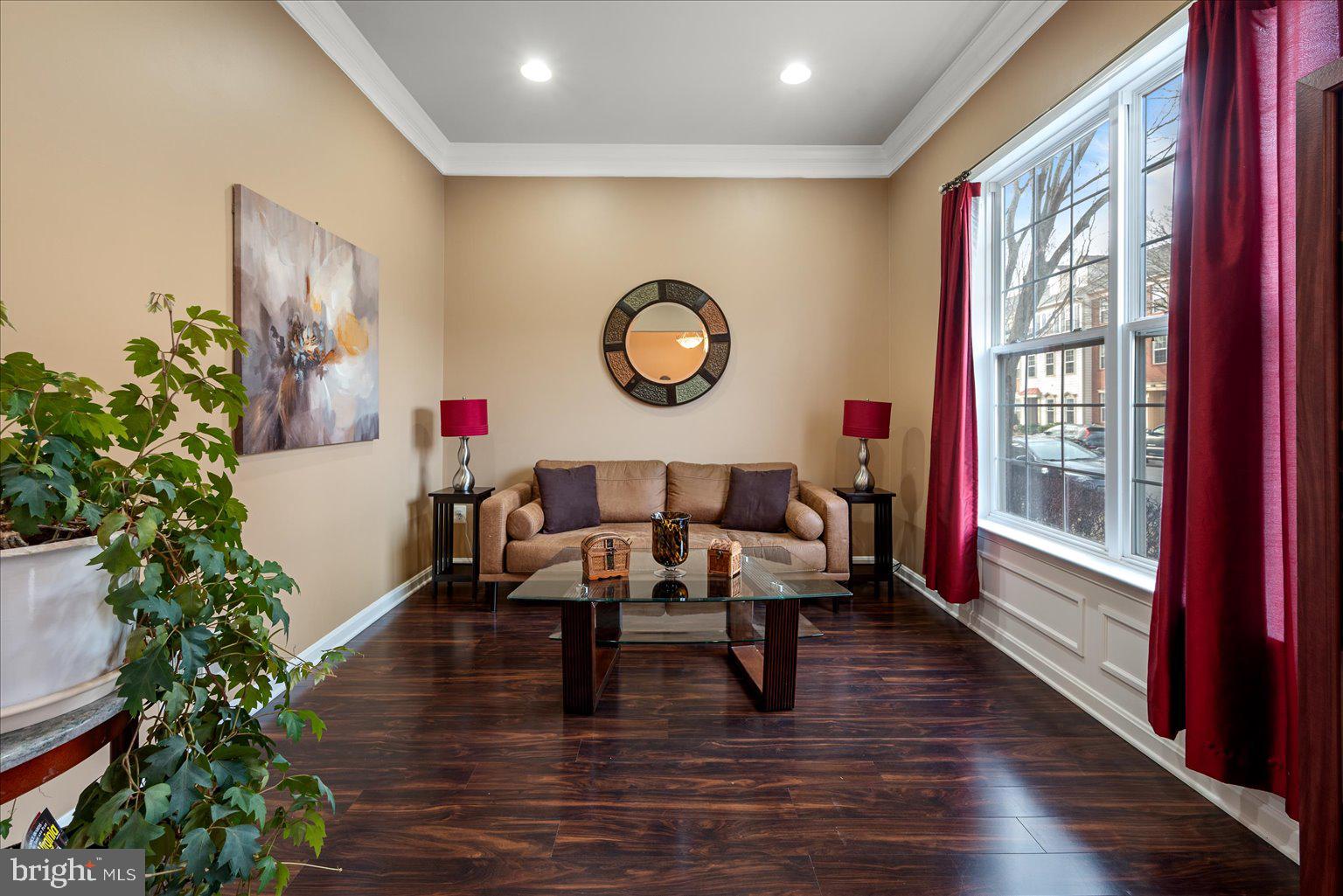 SOUTH RIDING - Residential