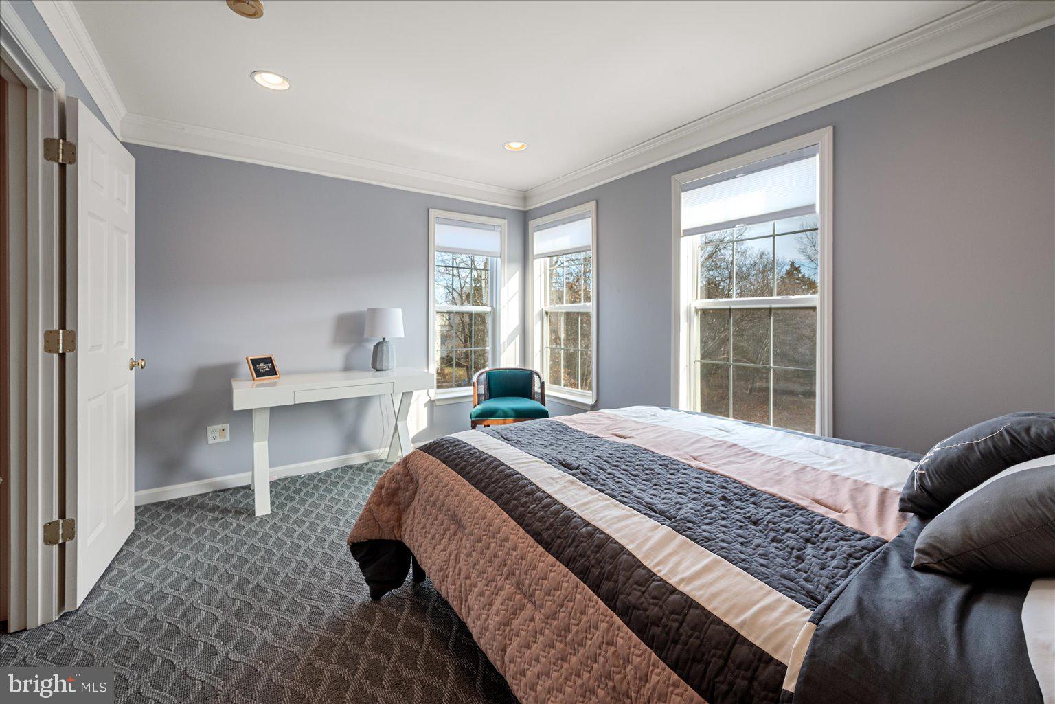 SOUTH RIDING - Residential