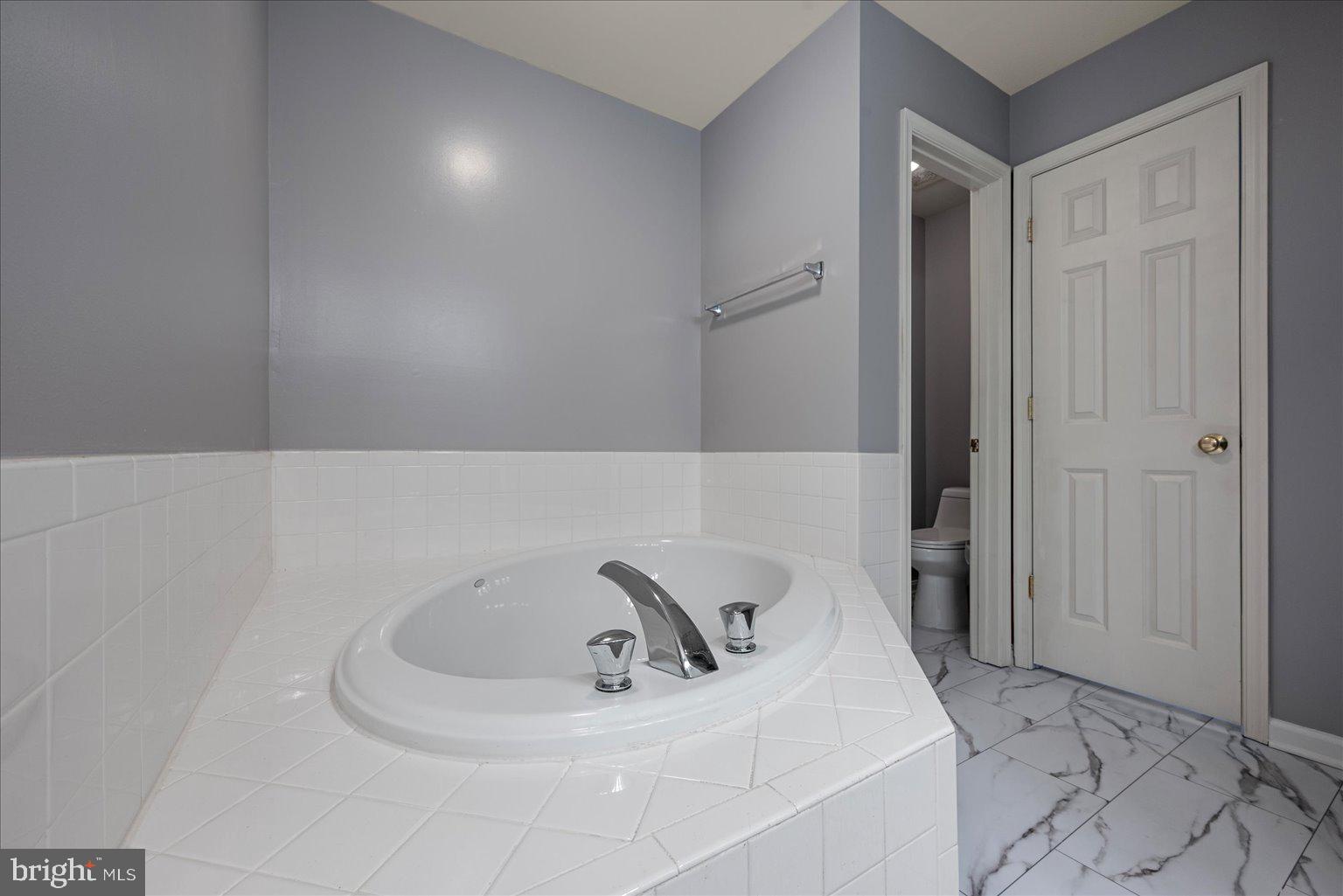 SOUTH RIDING - Residential