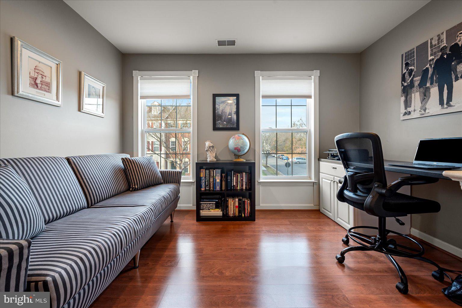 SOUTH RIDING - Residential