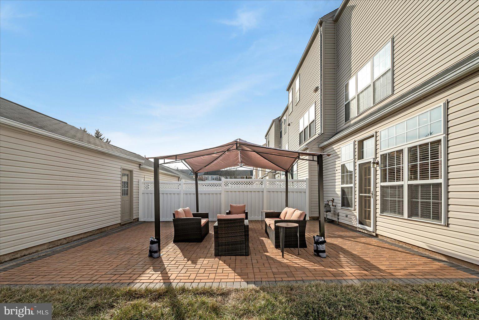 SOUTH RIDING - Residential