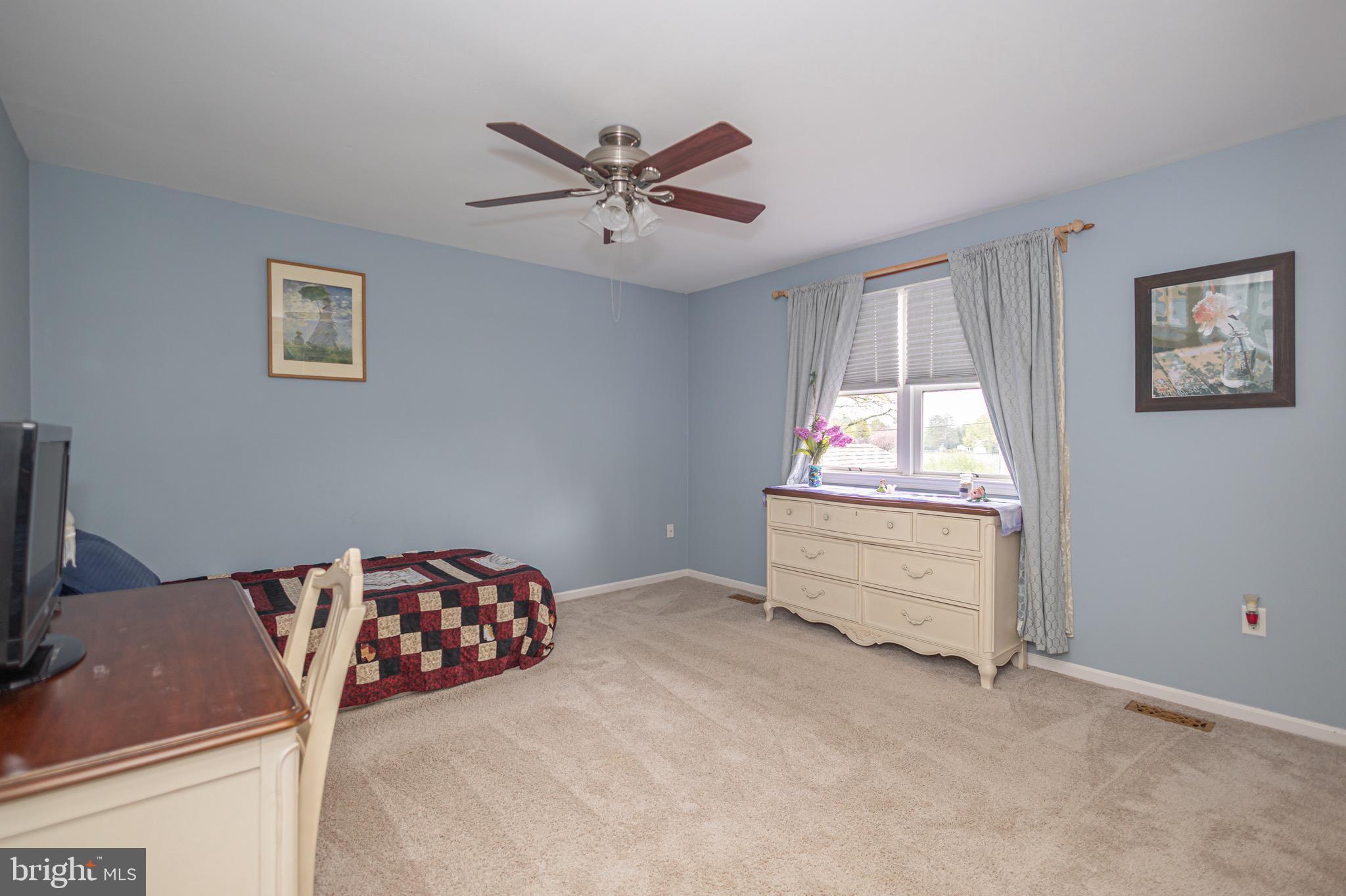 RIVER KNOLL - Residential